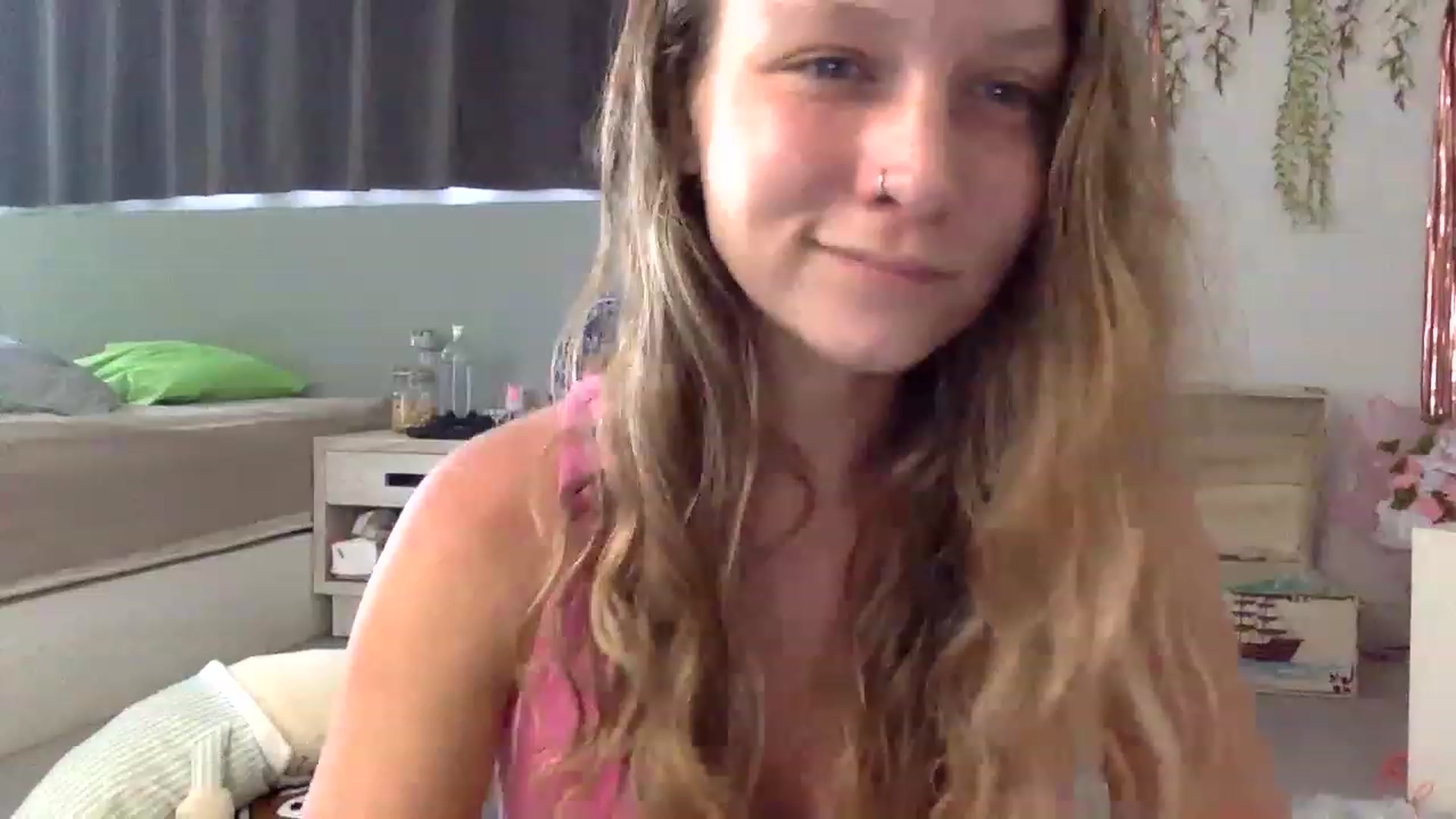 Gallery image thumbnail from Qi_ra's myfreecams stream on, 02/20/2023, 02:47 image 19 of 20