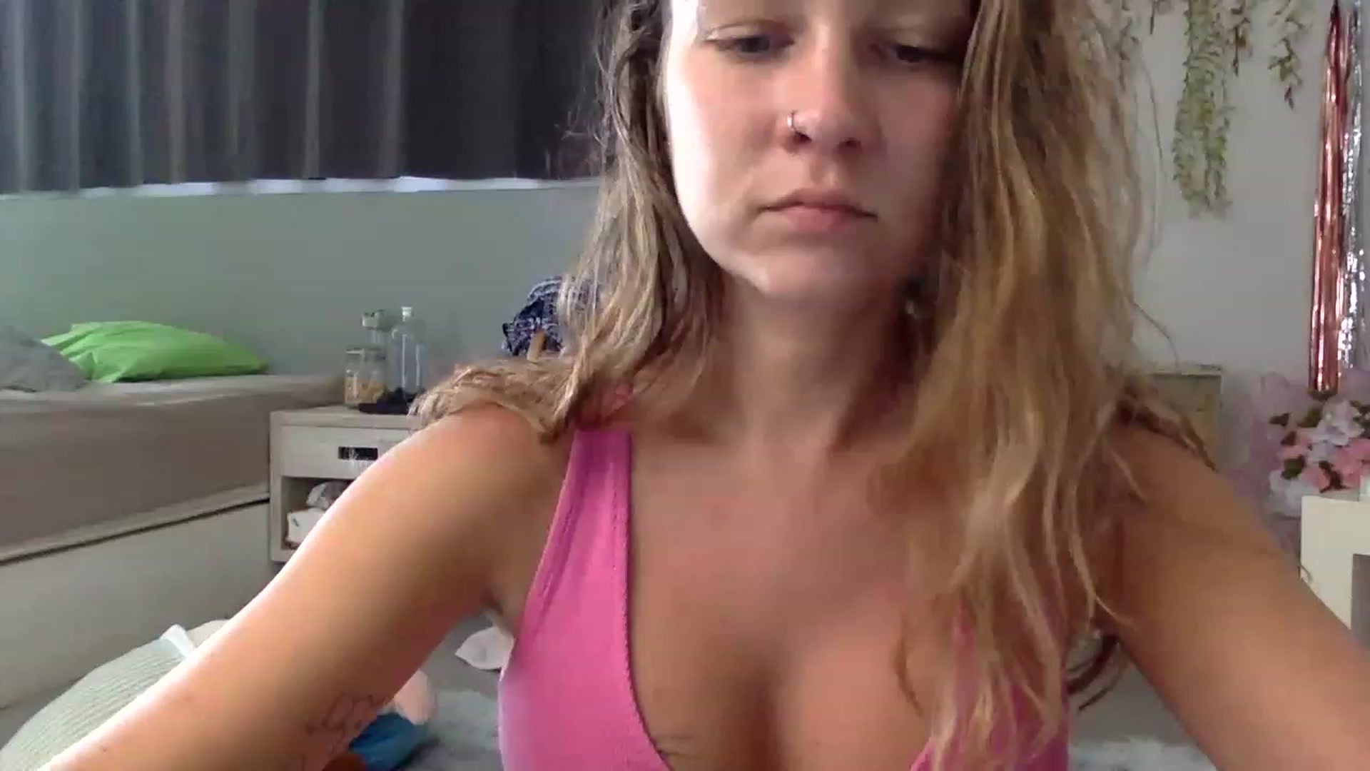 Gallery image thumbnail from Qi_ra's myfreecams stream on, 02/20/2023, 02:47 image 6 of 20