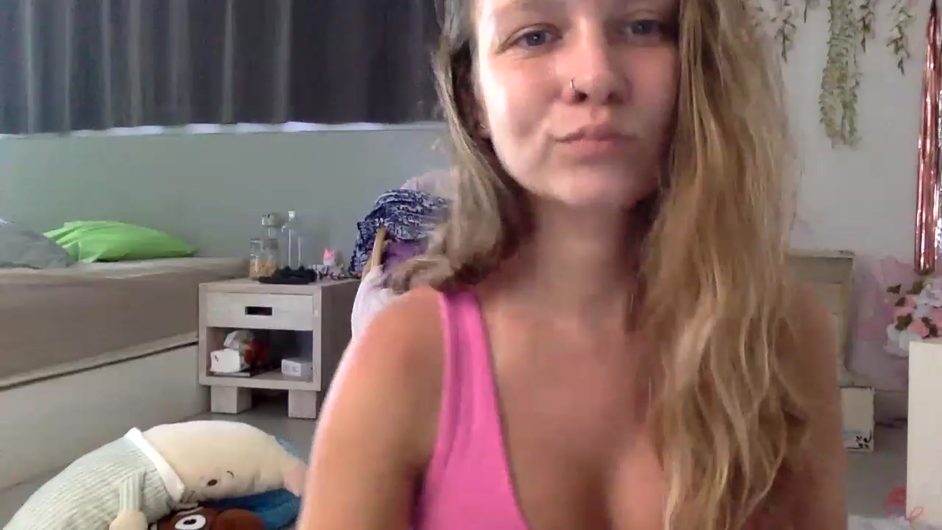 Gallery image thumbnail from Qi_ra's myfreecams stream on, 02/20/2023, 02:47 image 12 of 20