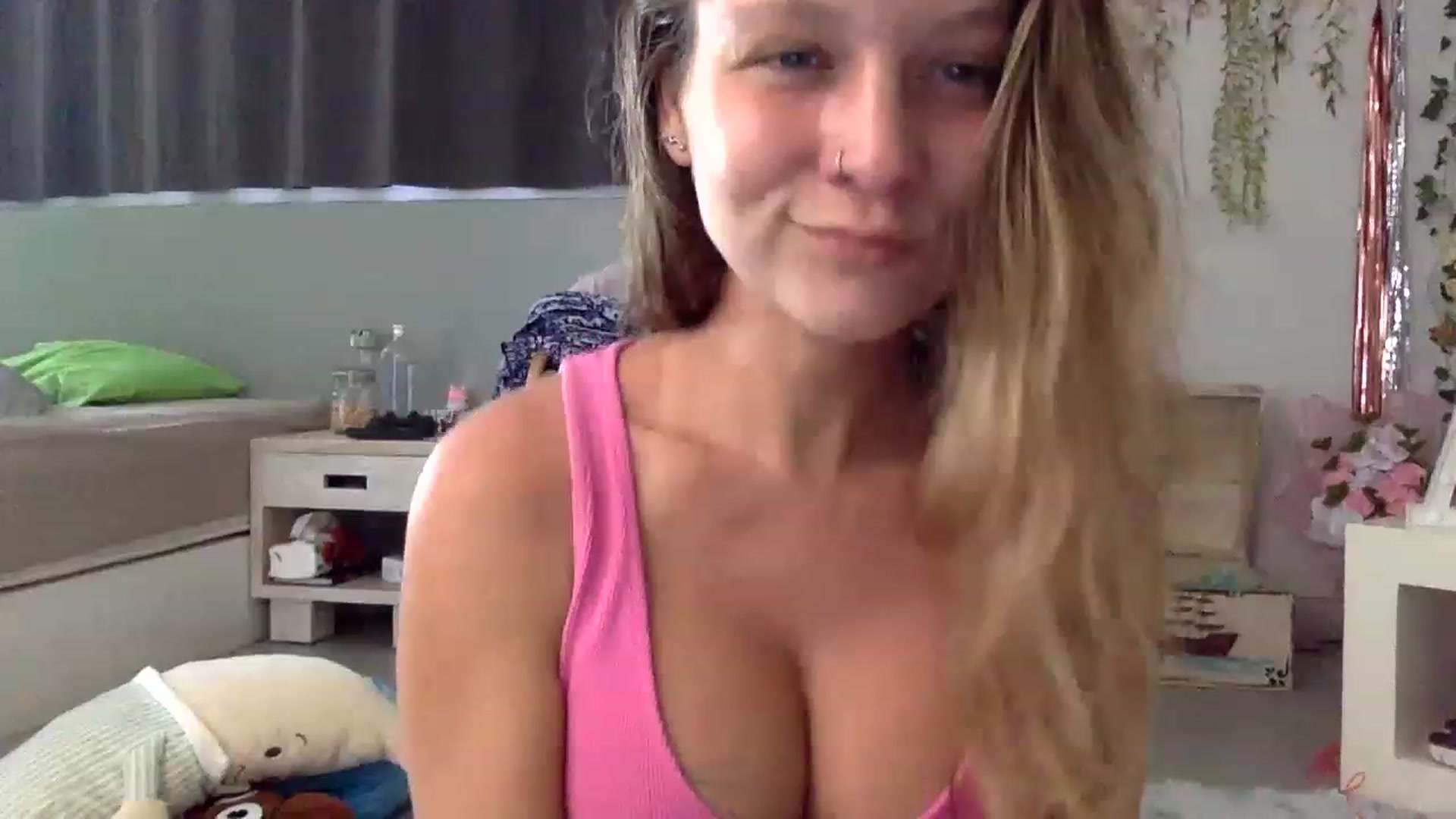 Gallery image thumbnail from Qi_ra's myfreecams stream on, 02/20/2023, 02:47 image 3 of 20