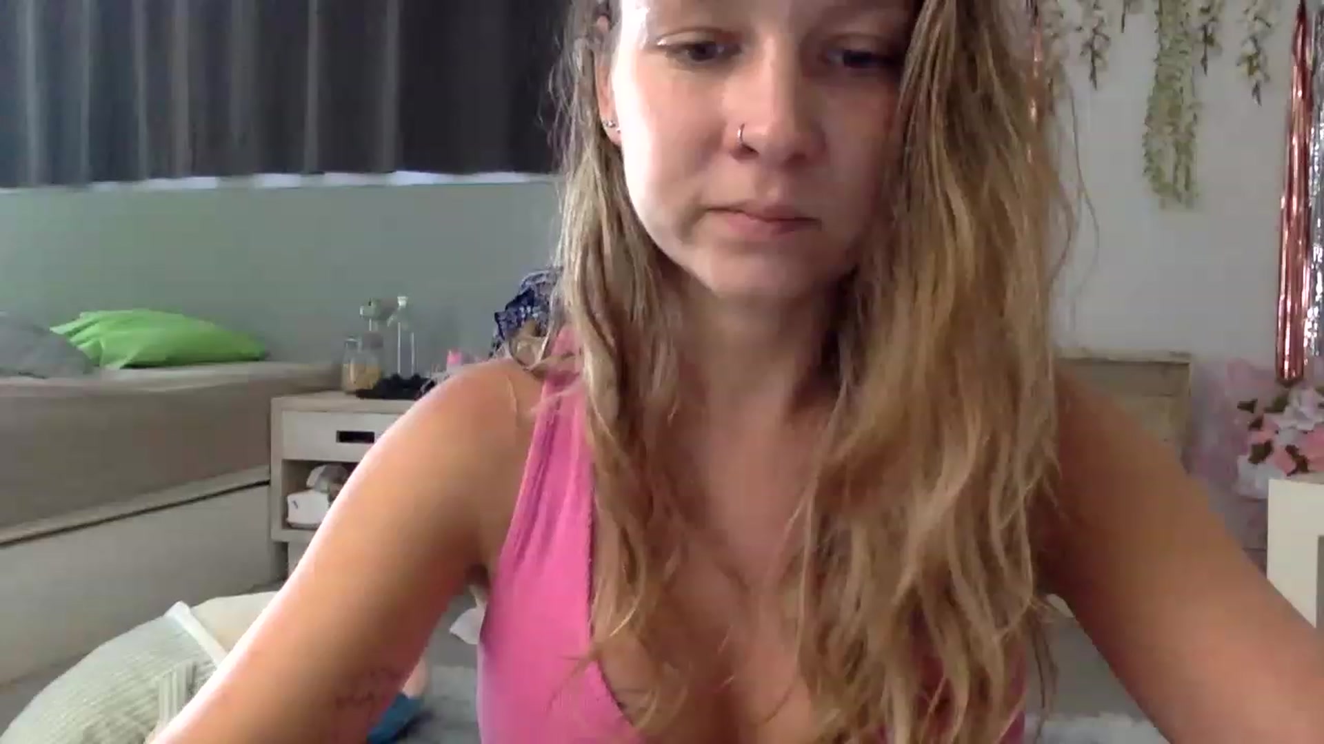 Gallery image thumbnail from Qi_ra's myfreecams stream on, 02/20/2023, 02:47 image 7 of 20