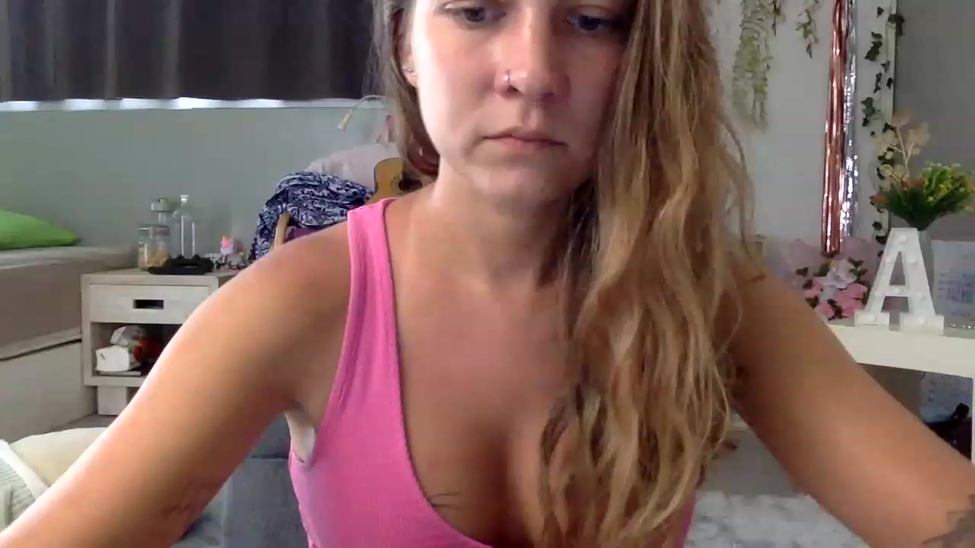 Gallery image thumbnail from Qi_ra's myfreecams stream on, 02/20/2023, 04:49 image 17 of 20