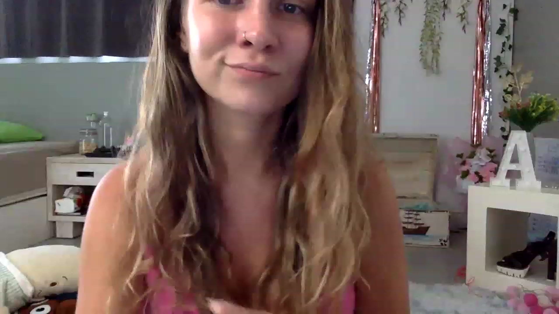 Gallery image thumbnail from Qi_ra's myfreecams stream on, 02/20/2023, 04:49 image 15 of 20
