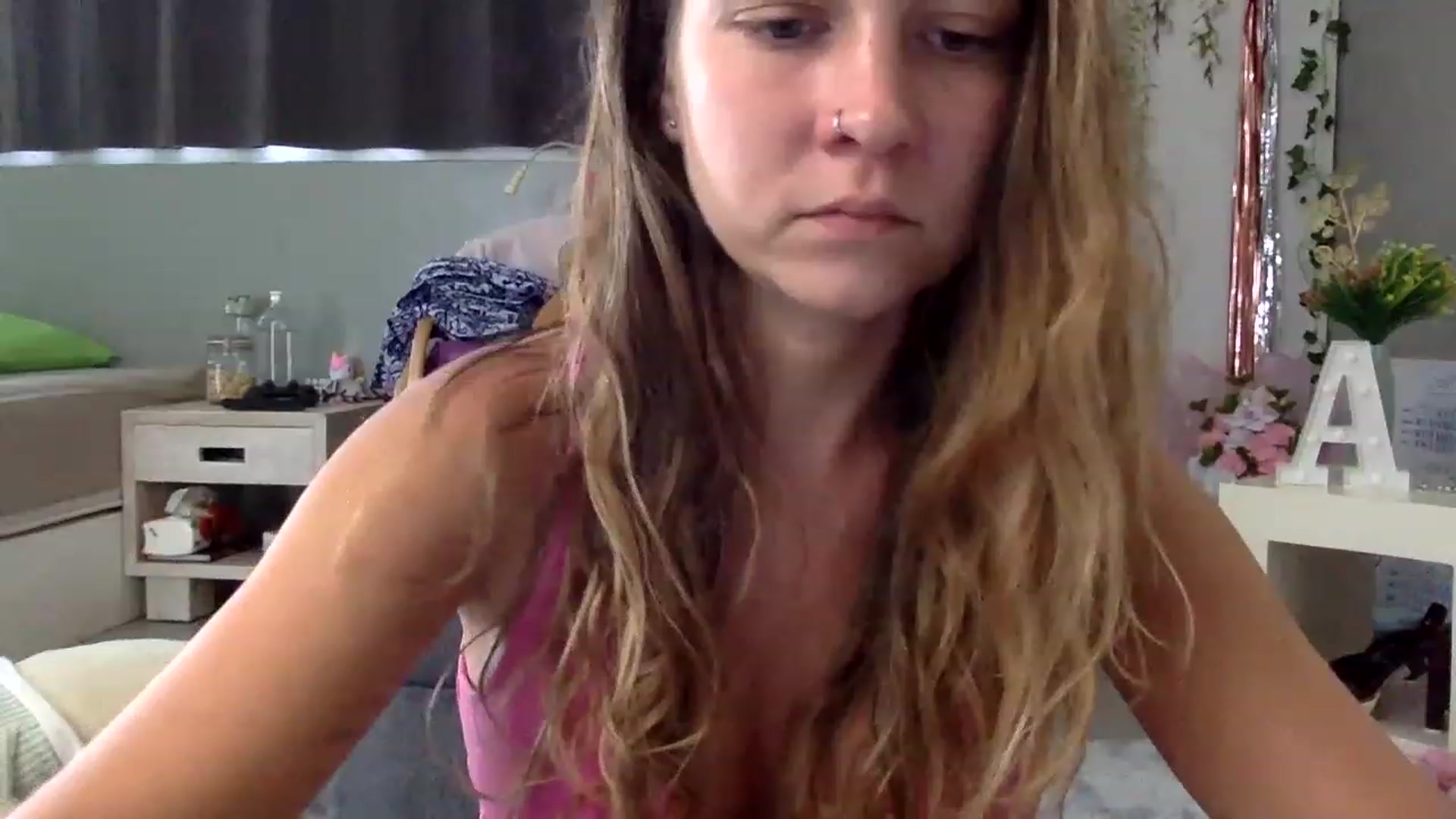 Gallery image thumbnail from Qi_ra's myfreecams stream on, 02/20/2023, 04:49 image 14 of 20