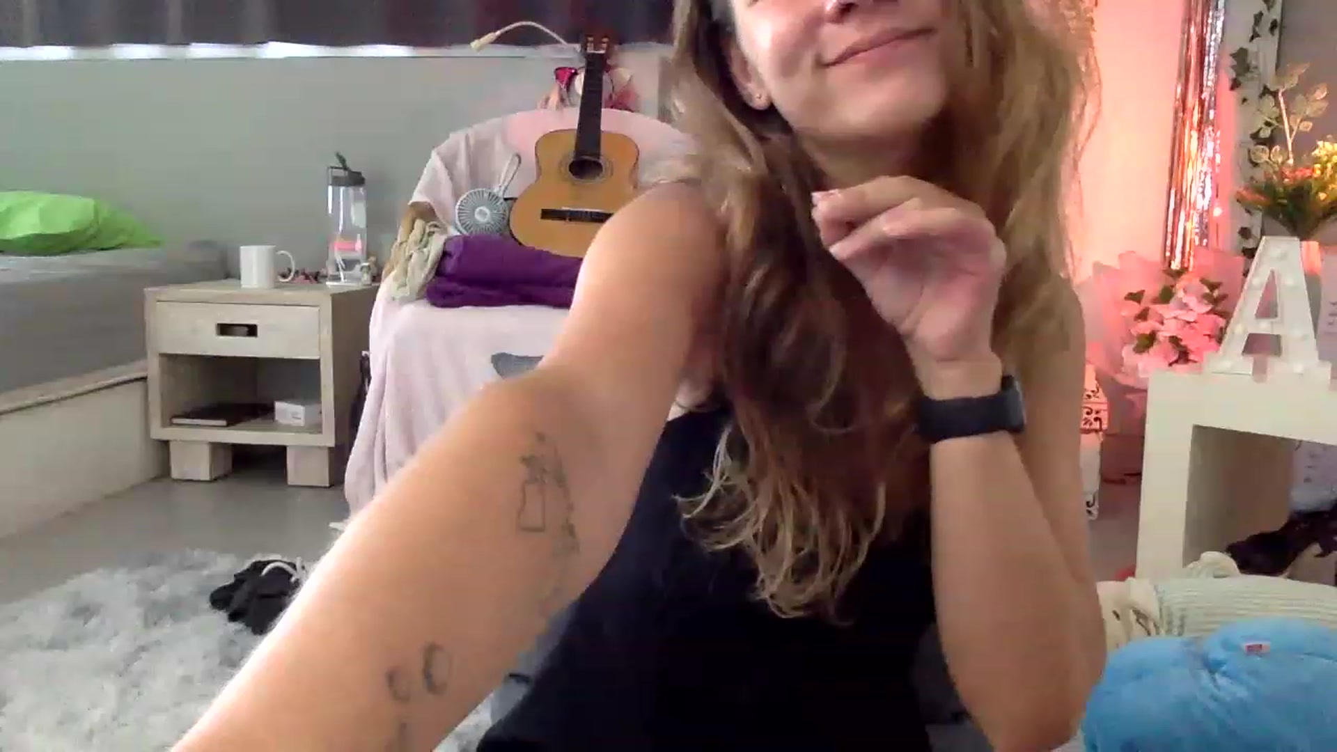Gallery image thumbnail from Qi_ra's myfreecams stream on, 02/24/2023, 02:55 image 3 of 20
