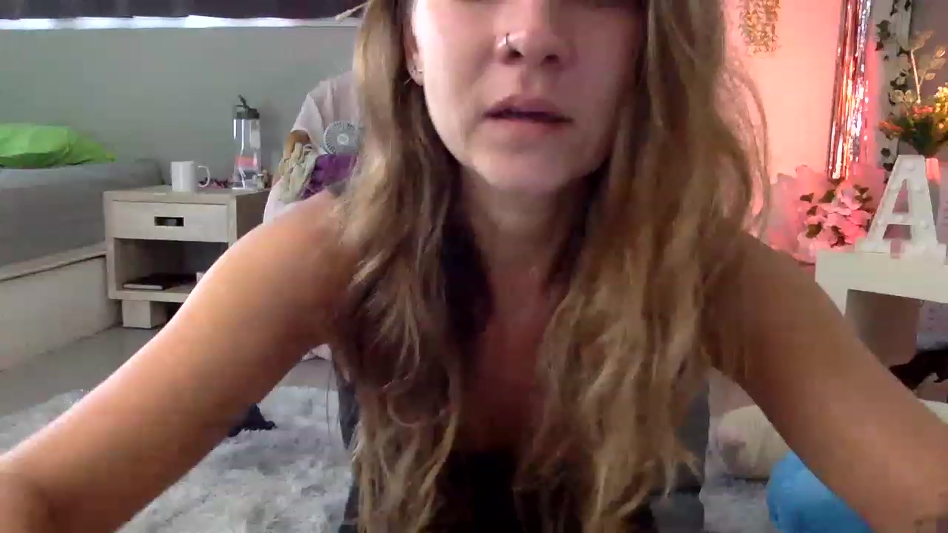 Gallery image thumbnail from Qi_ra's myfreecams stream on, 02/24/2023, 02:55 image 14 of 20