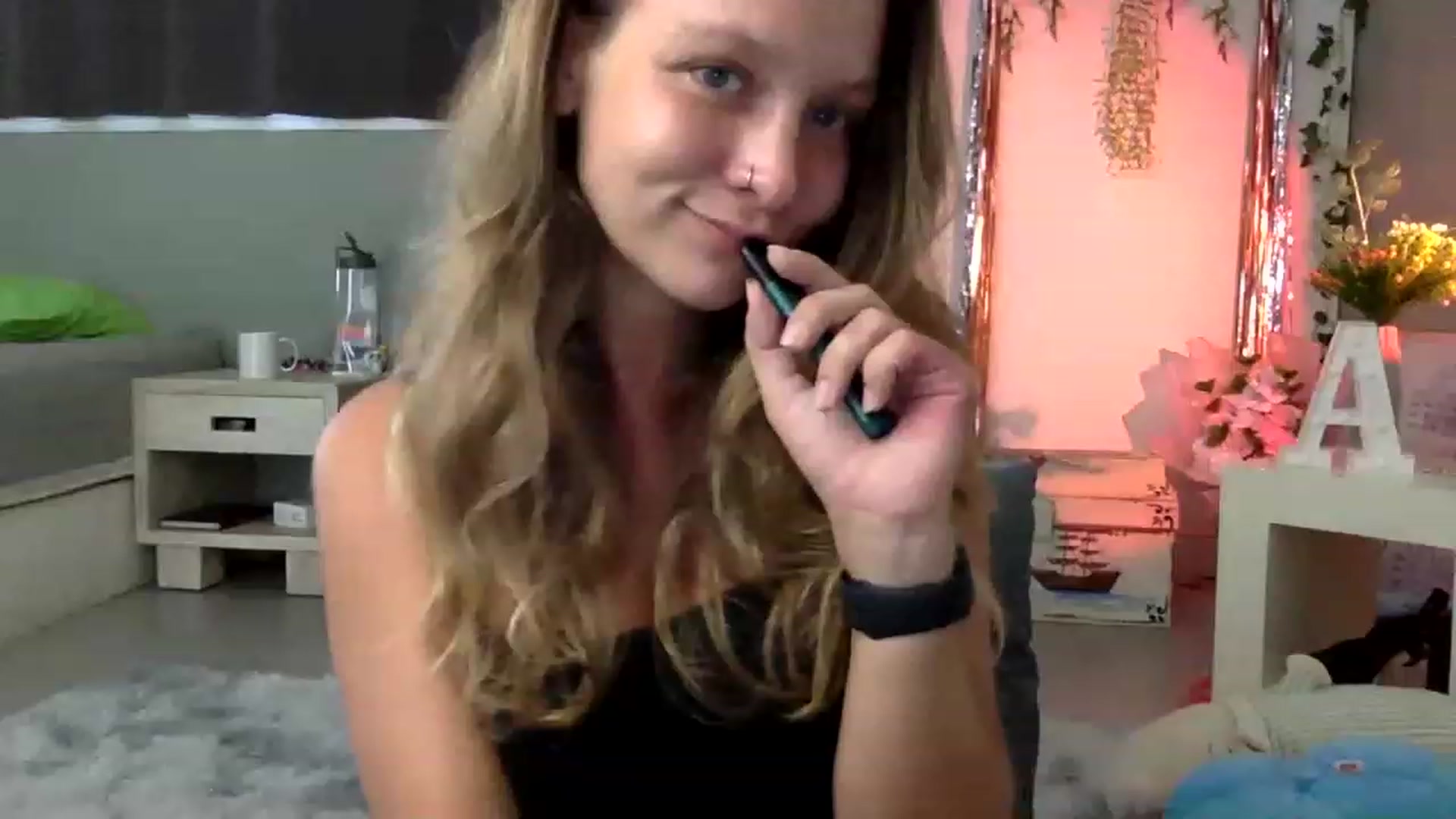 Gallery image thumbnail from Qi_ra's myfreecams stream on, 02/24/2023, 04:05 image 11 of 20
