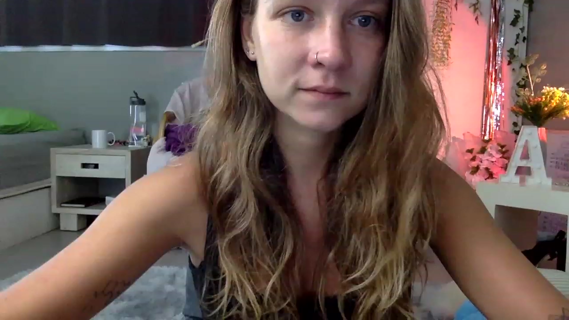 Gallery image thumbnail from Qi_ra's myfreecams stream on, 02/24/2023, 04:05 image 7 of 20