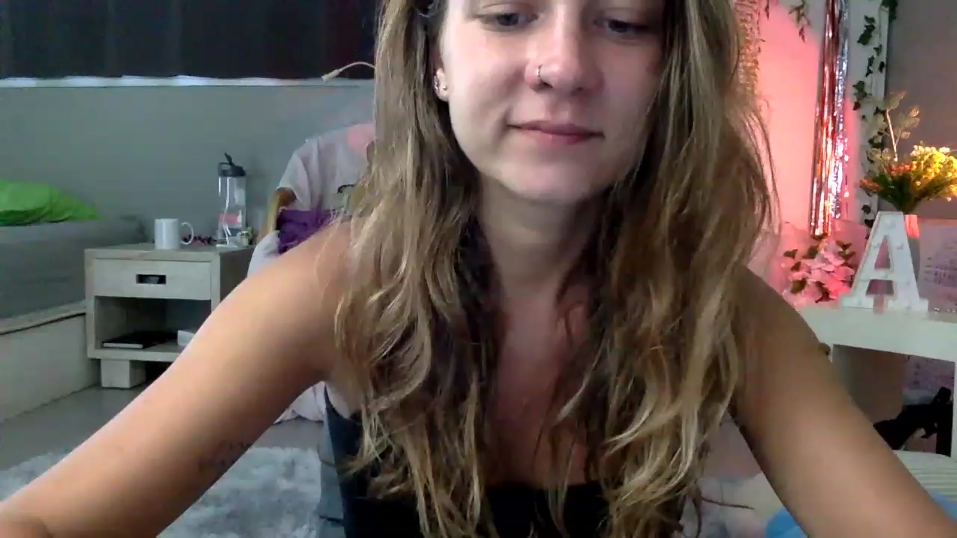 Gallery image thumbnail from Qi_ra's myfreecams stream on, 02/24/2023, 04:05 image 2 of 20