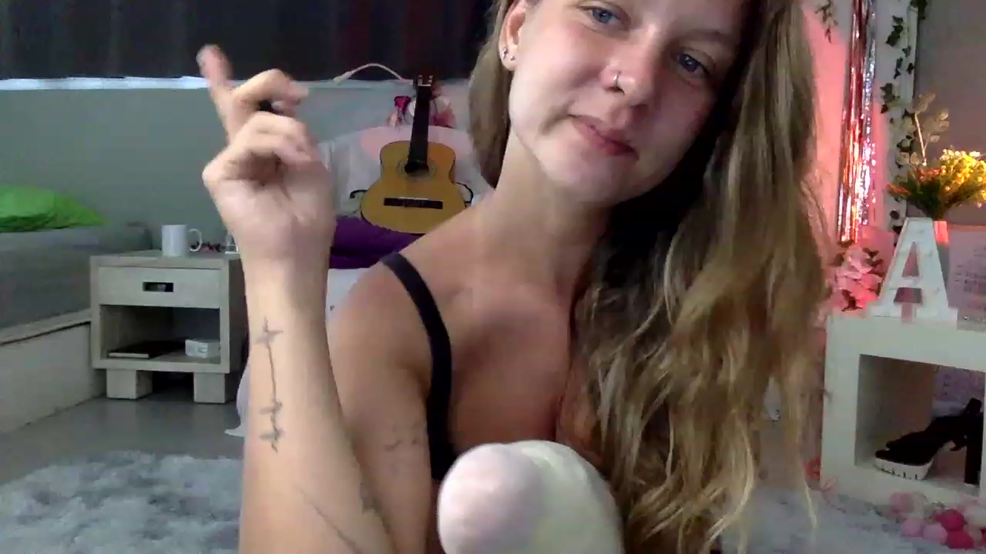 Gallery image thumbnail from Qi_ra's myfreecams stream on, 02/24/2023, 04:05 image 15 of 20