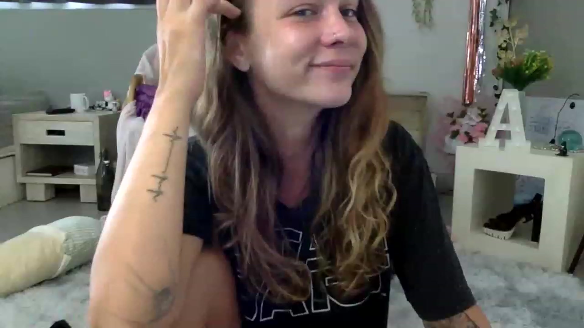Gallery image thumbnail from Qi_ra's myfreecams stream on, 02/26/2023, 04:32 image 7 of 20