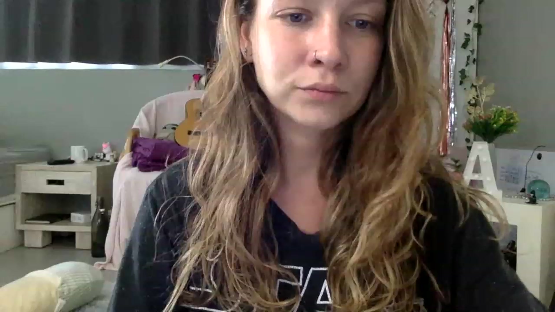 Gallery image thumbnail from Qi_ra's myfreecams stream on, 02/26/2023, 04:32 image 4 of 20