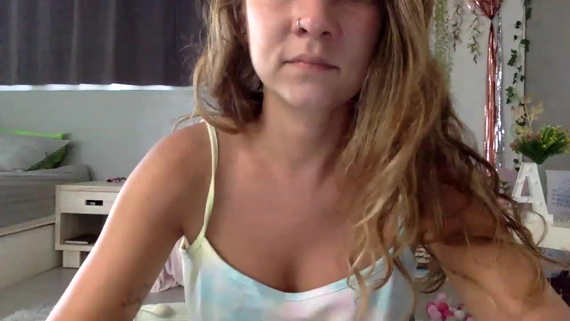 Gallery image thumbnail from Qi_ra's myfreecams stream on, 02/27/2023, 06:36 image 10 of 20