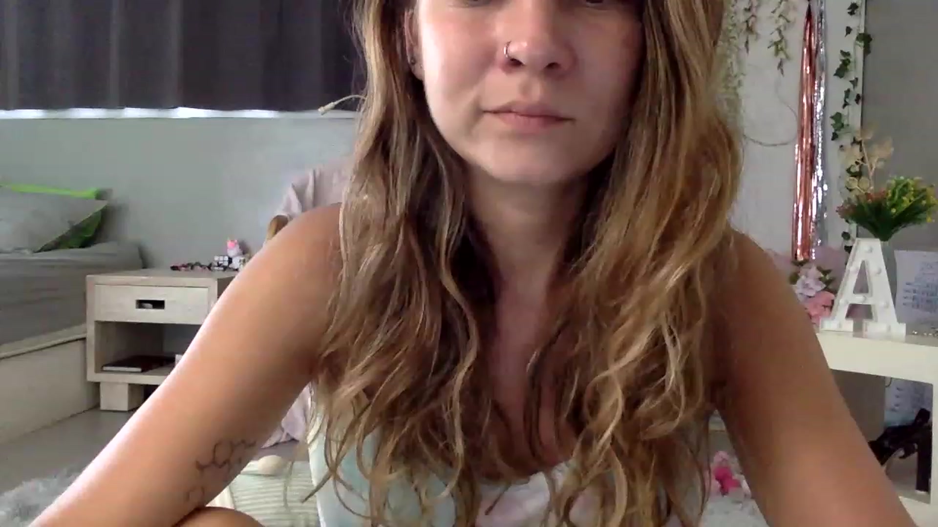 Gallery image thumbnail from Qi_ra's myfreecams stream on, 02/27/2023, 06:36 image 4 of 20