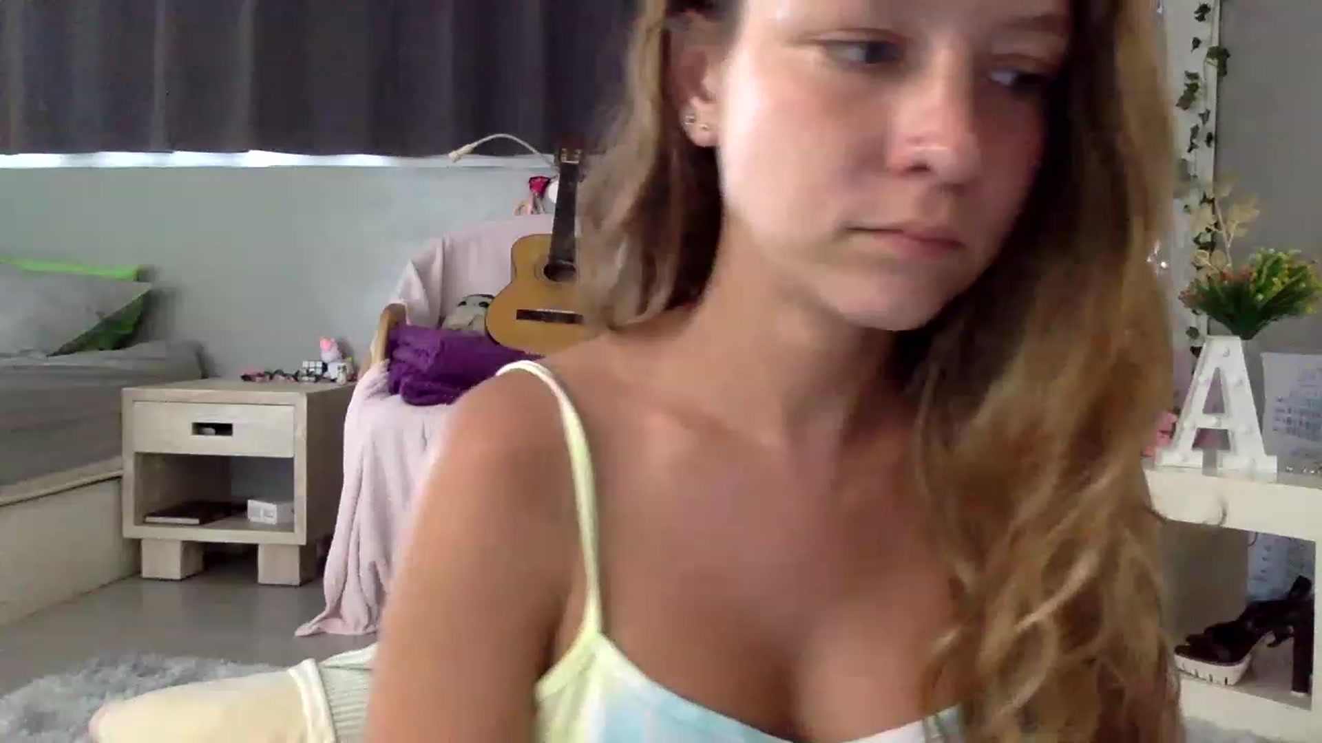 Gallery image thumbnail from Qi_ra's myfreecams stream on, 02/27/2023, 06:36 image 6 of 20