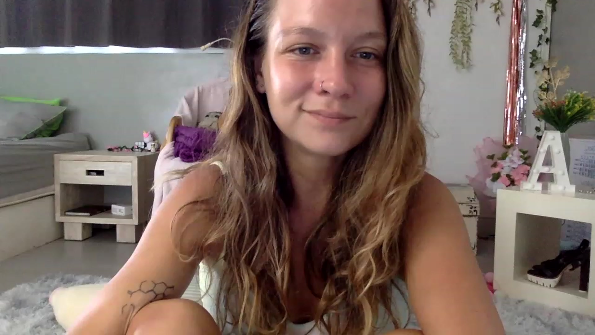 Gallery image thumbnail from Qi_ra's myfreecams stream on, 02/27/2023, 06:36 image 1 of 20