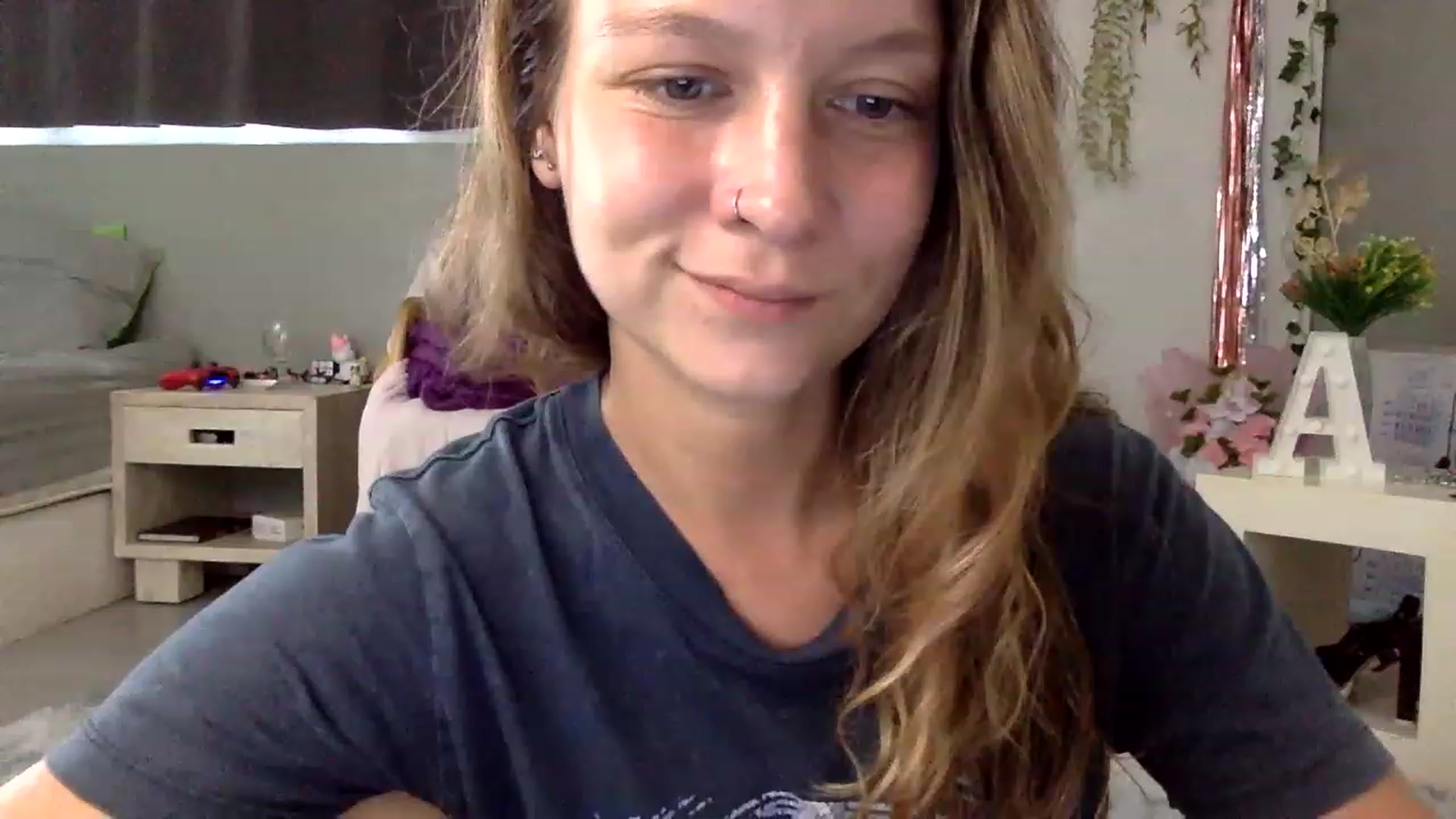 Gallery image thumbnail from Qi_ra's myfreecams stream on, 02/27/2023, 07:57 image 20 of 20