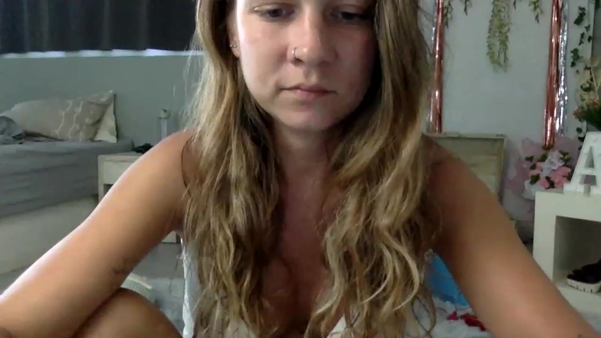 Gallery image thumbnail from Qi_ra's myfreecams stream on, 03/07/2023, 09:03 image 14 of 20