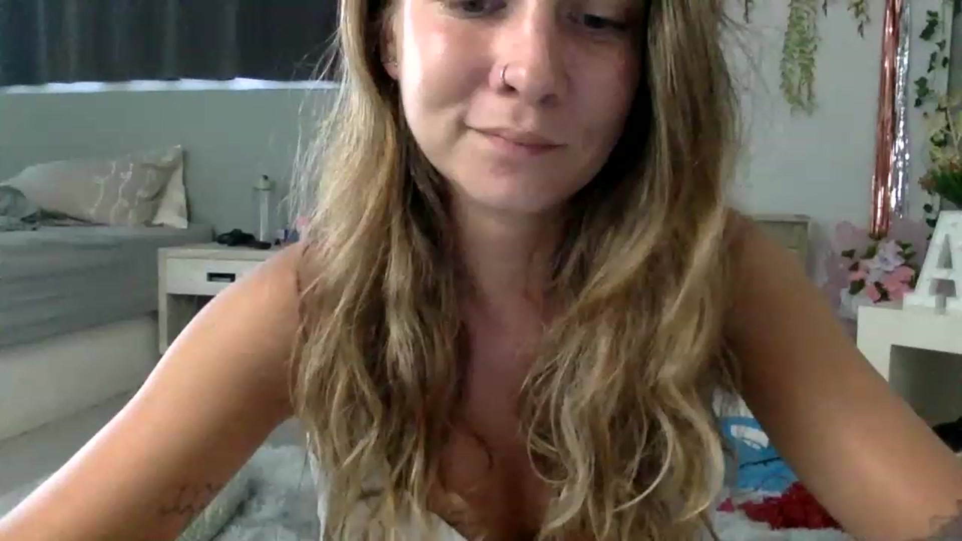 Gallery image thumbnail from Qi_ra's myfreecams stream on, 03/07/2023, 09:03 image 18 of 20