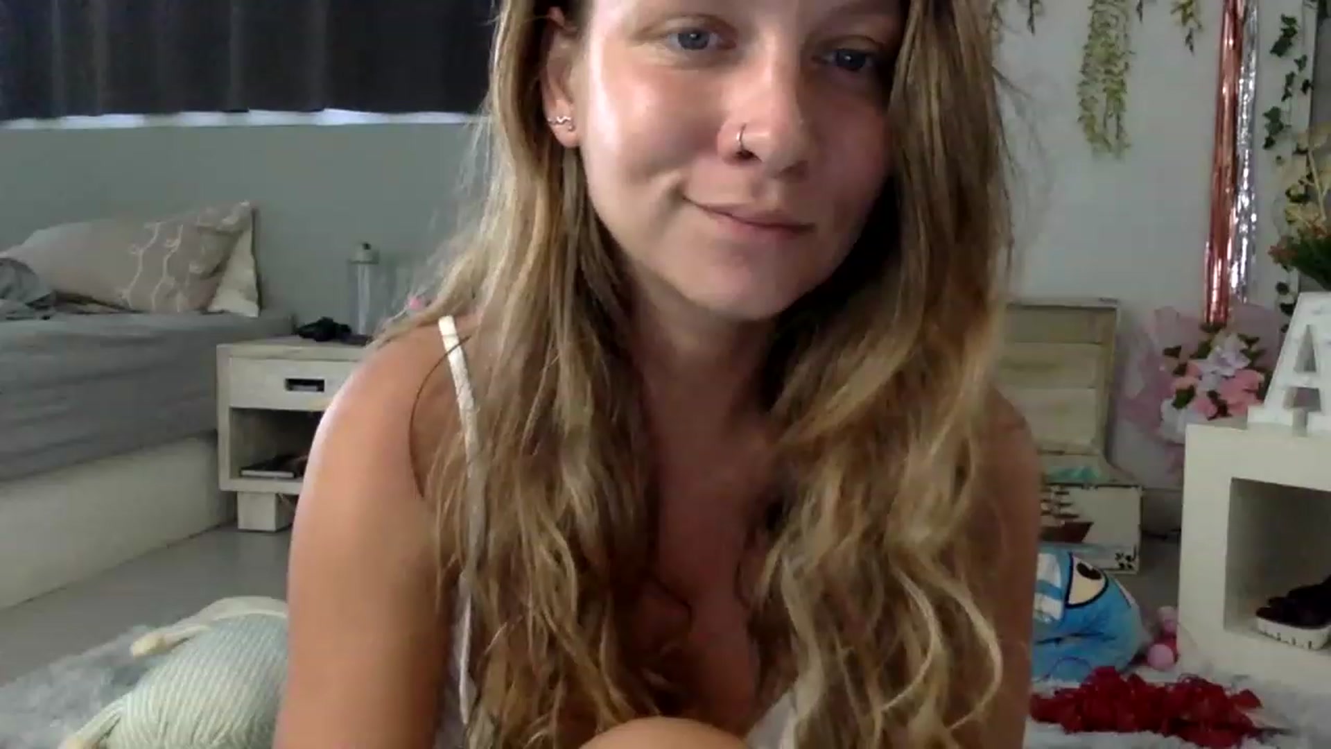 Gallery image thumbnail from Qi_ra's myfreecams stream on, 03/07/2023, 09:03 image 13 of 20