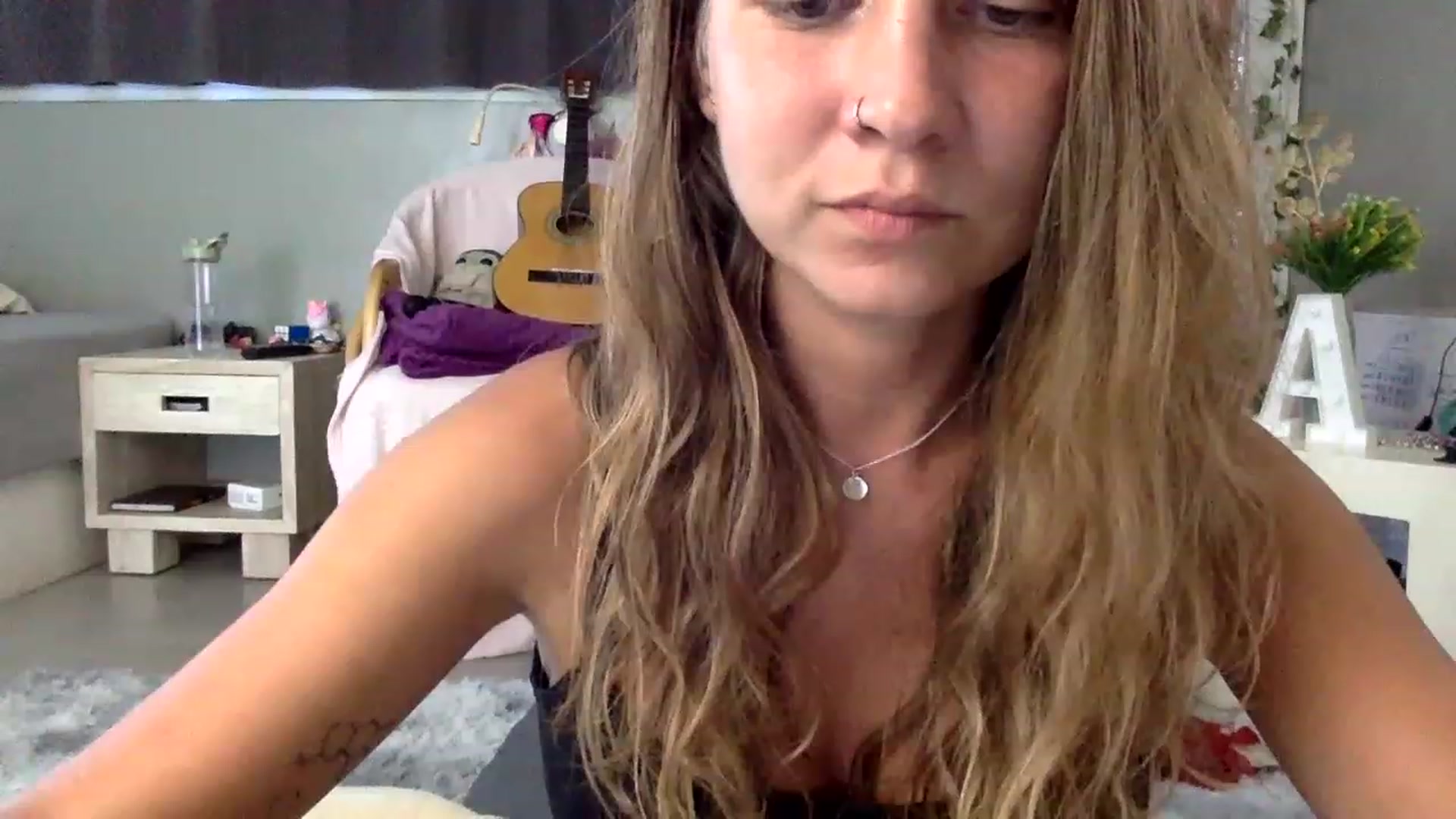 Gallery image thumbnail from Qi_ra's myfreecams stream on, 03/09/2023, 06:46 image 8 of 20