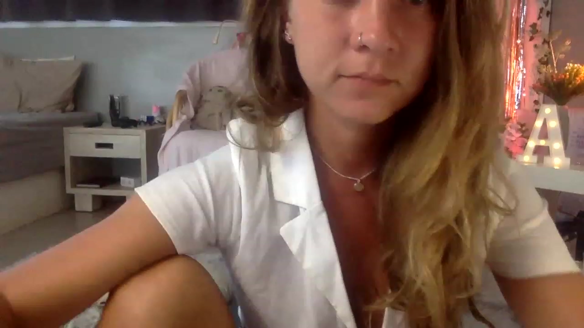 Gallery image thumbnail from Qi_ra's myfreecams stream on, 03/10/2023, 05:19 image 17 of 20