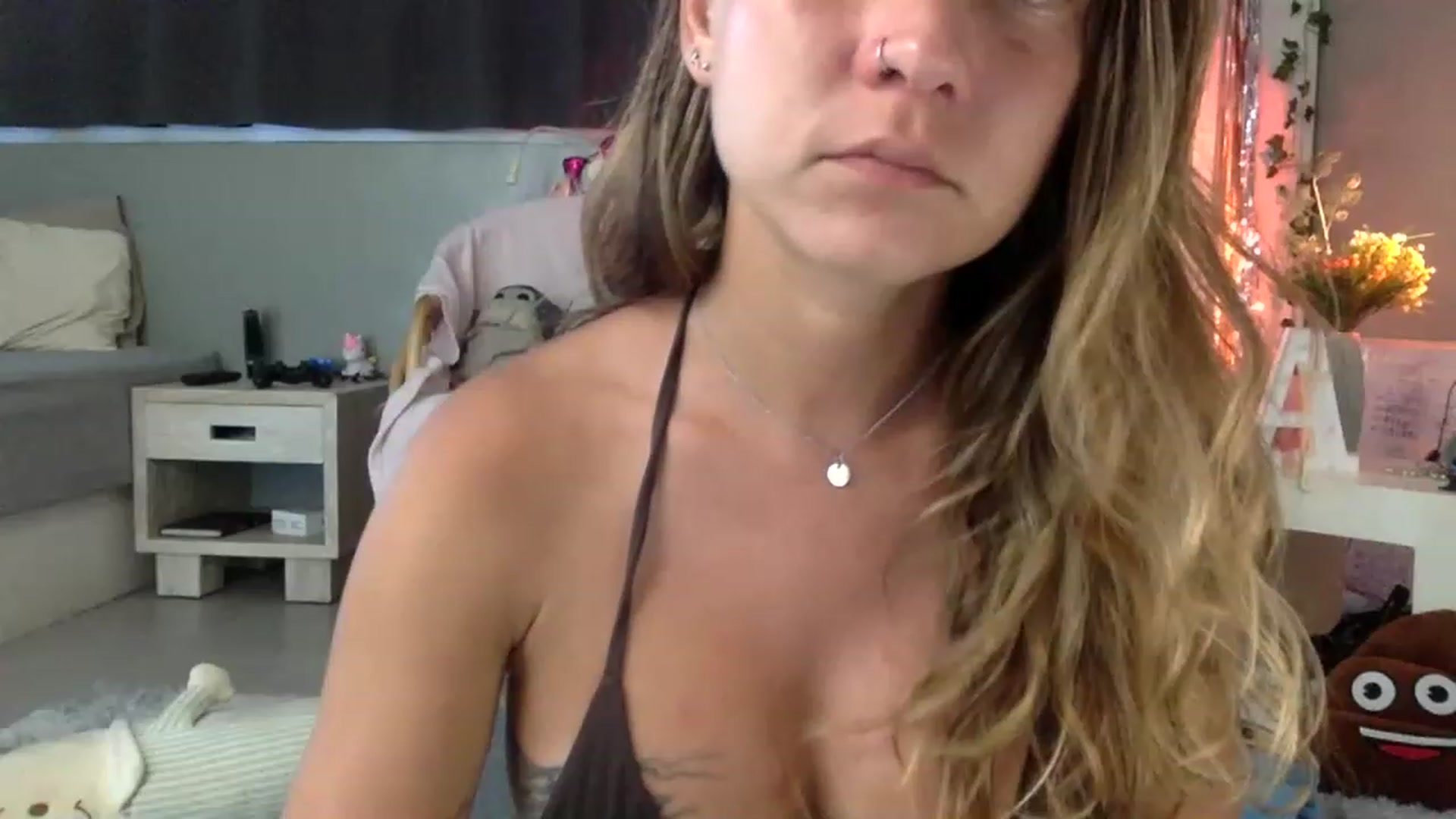 Gallery image thumbnail from Qi_ra's myfreecams stream on, 03/12/2023, 09:37 image 11 of 20