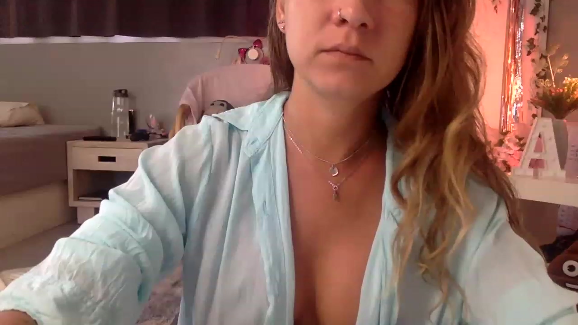 Gallery image thumbnail from Qi_ra's myfreecams stream on, 03/13/2023, 03:32 image 4 of 20