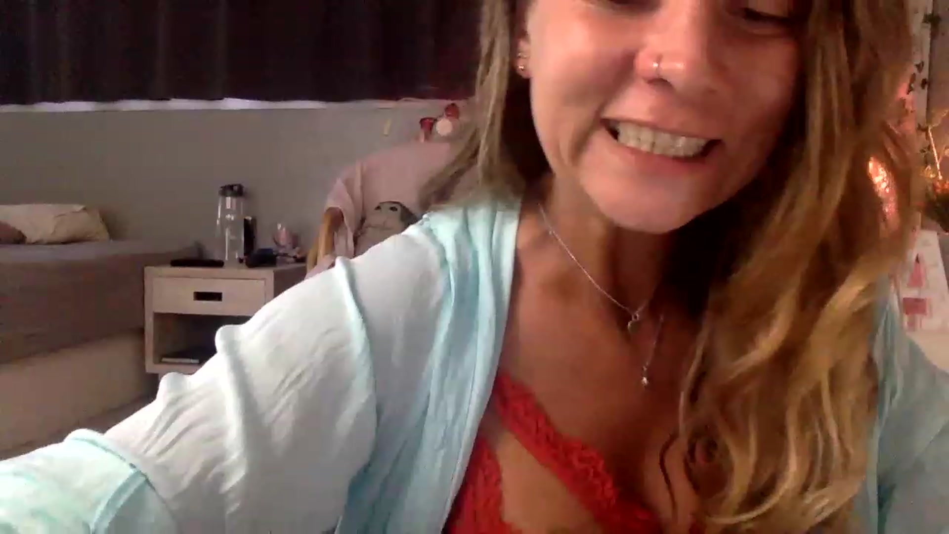 Gallery image thumbnail from Qi_ra's myfreecams stream on, 03/13/2023, 03:32 image 16 of 20