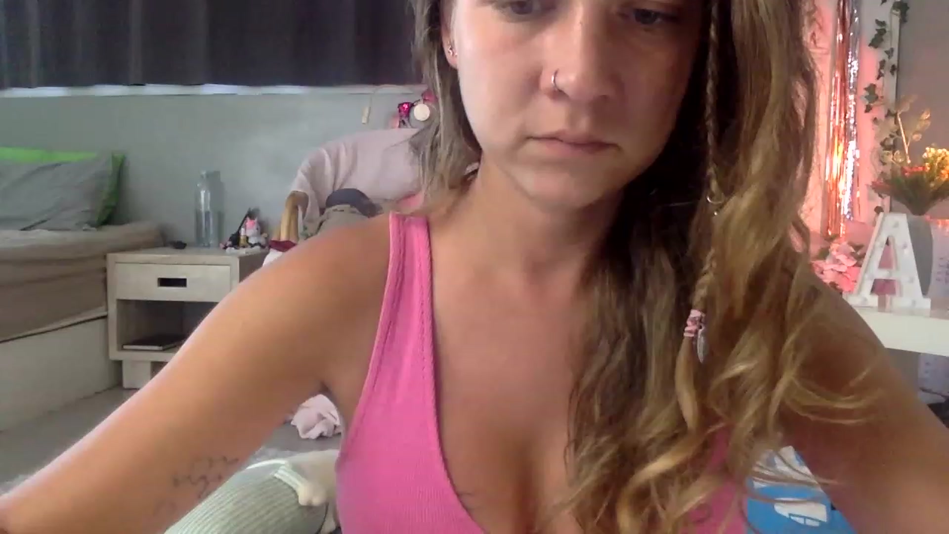 Gallery image thumbnail from Qi_ra's myfreecams stream on, 03/18/2023, 02:41 image 2 of 20