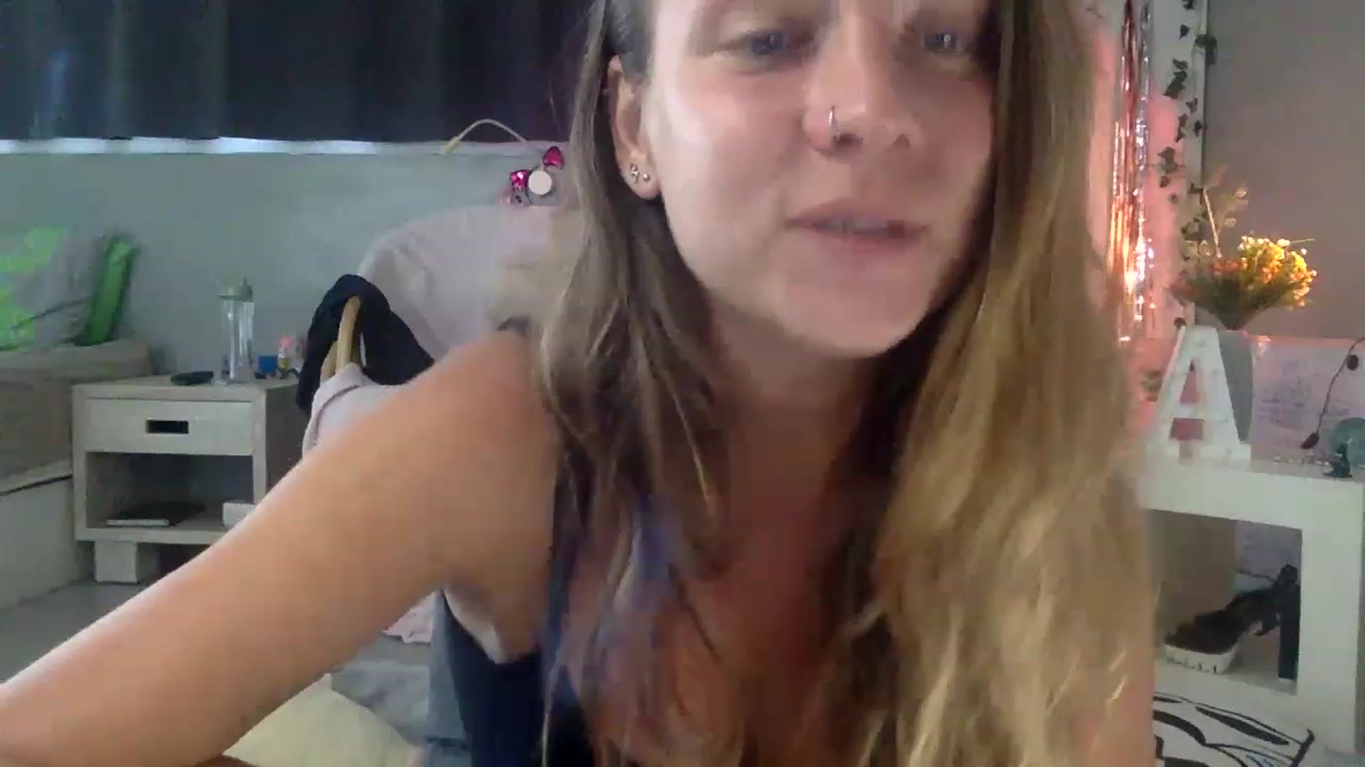 Gallery image thumbnail from Qi_ra's myfreecams stream on, 03/23/2023, 03:02 image 7 of 20