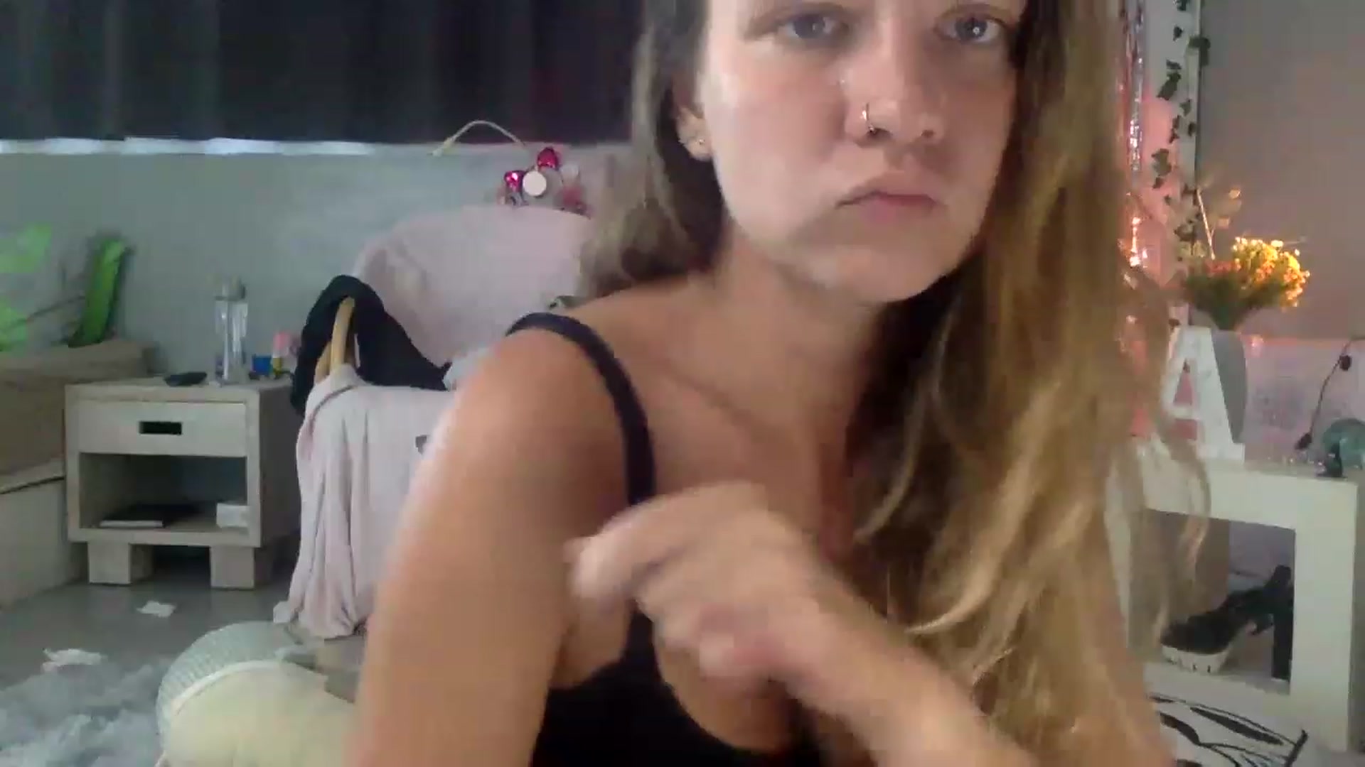 Gallery image thumbnail from Qi_ra's myfreecams stream on, 03/23/2023, 03:02 image 3 of 20