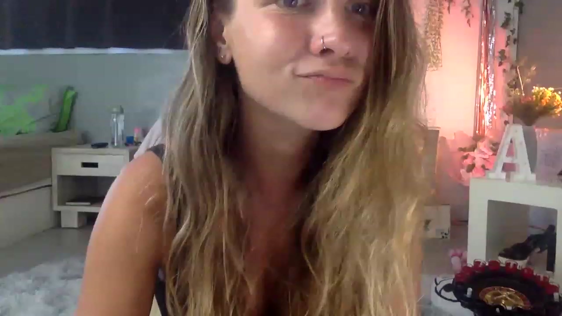 Gallery image thumbnail from Qi_ra's myfreecams stream on, 03/23/2023, 05:52 image 1 of 20