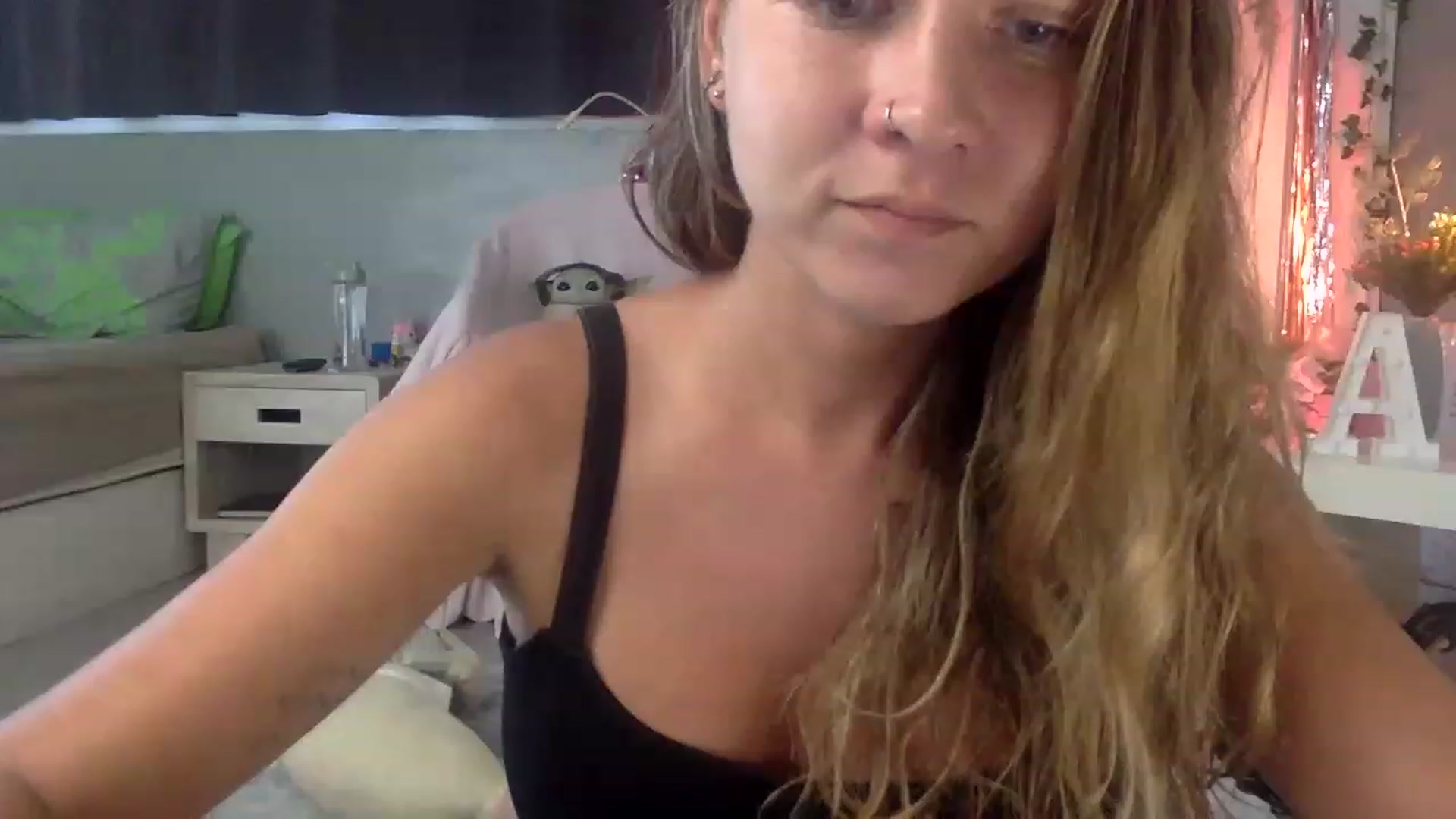 Gallery image thumbnail from Qi_ra's myfreecams stream on, 03/23/2023, 05:52 image 8 of 20