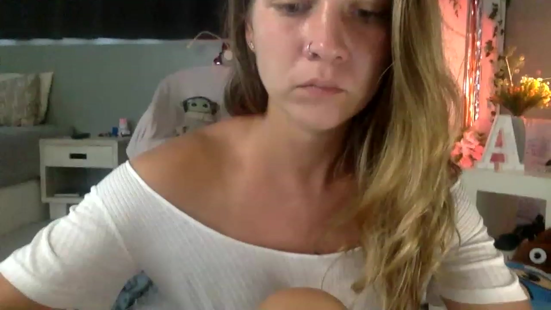 Gallery image thumbnail from Qi_ra's myfreecams stream on, 03/26/2023, 10:20 image 3 of 20