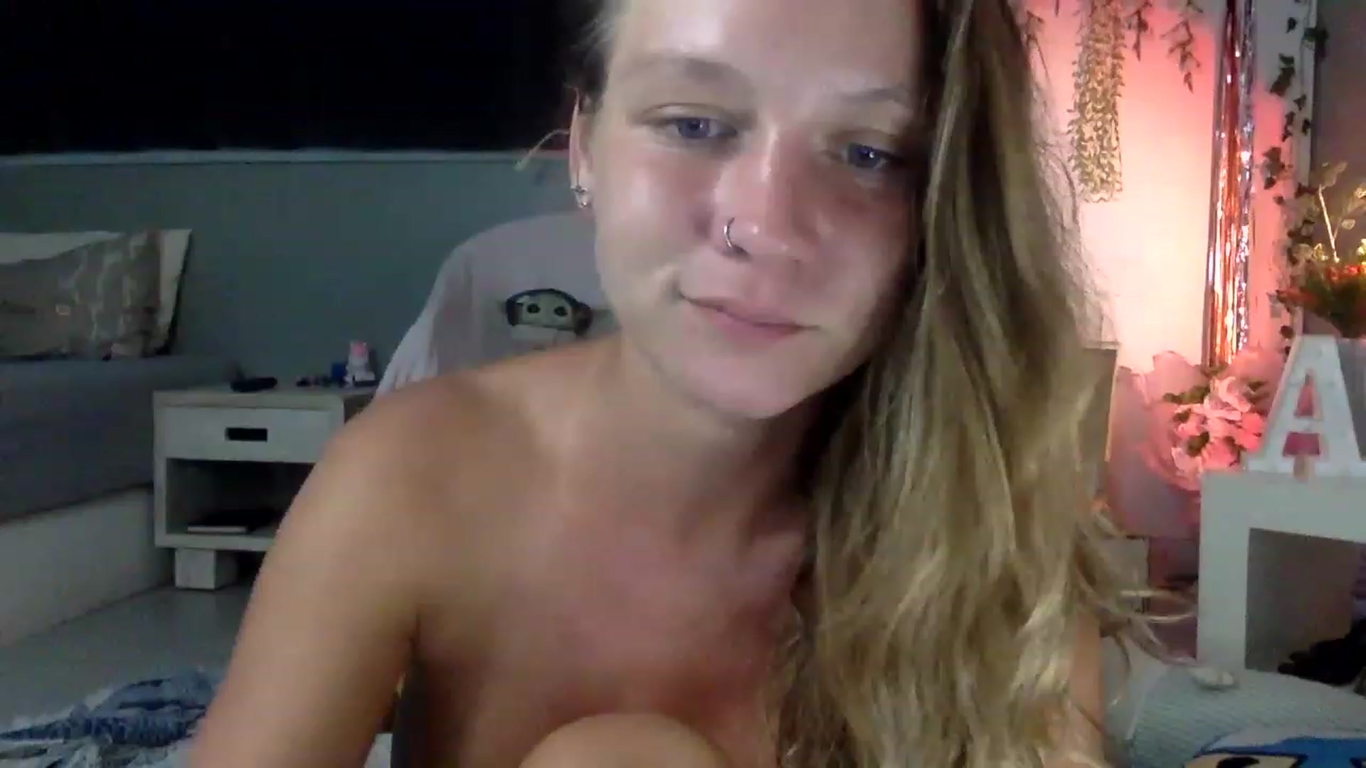 Gallery image thumbnail from Qi_ra's myfreecams stream on, 03/26/2023, 10:20 image 20 of 20