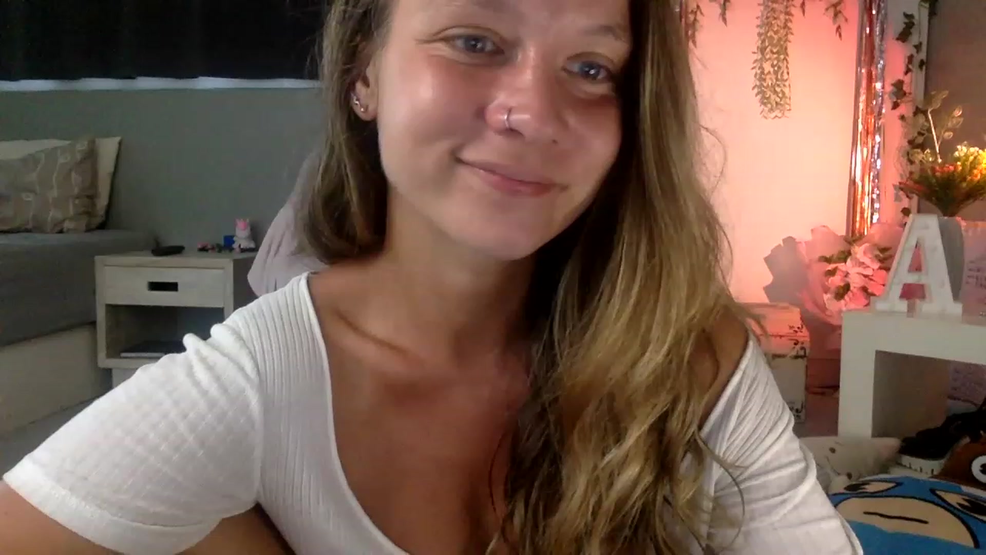 Gallery image thumbnail from Qi_ra's myfreecams stream on, 03/26/2023, 10:20 image 5 of 20