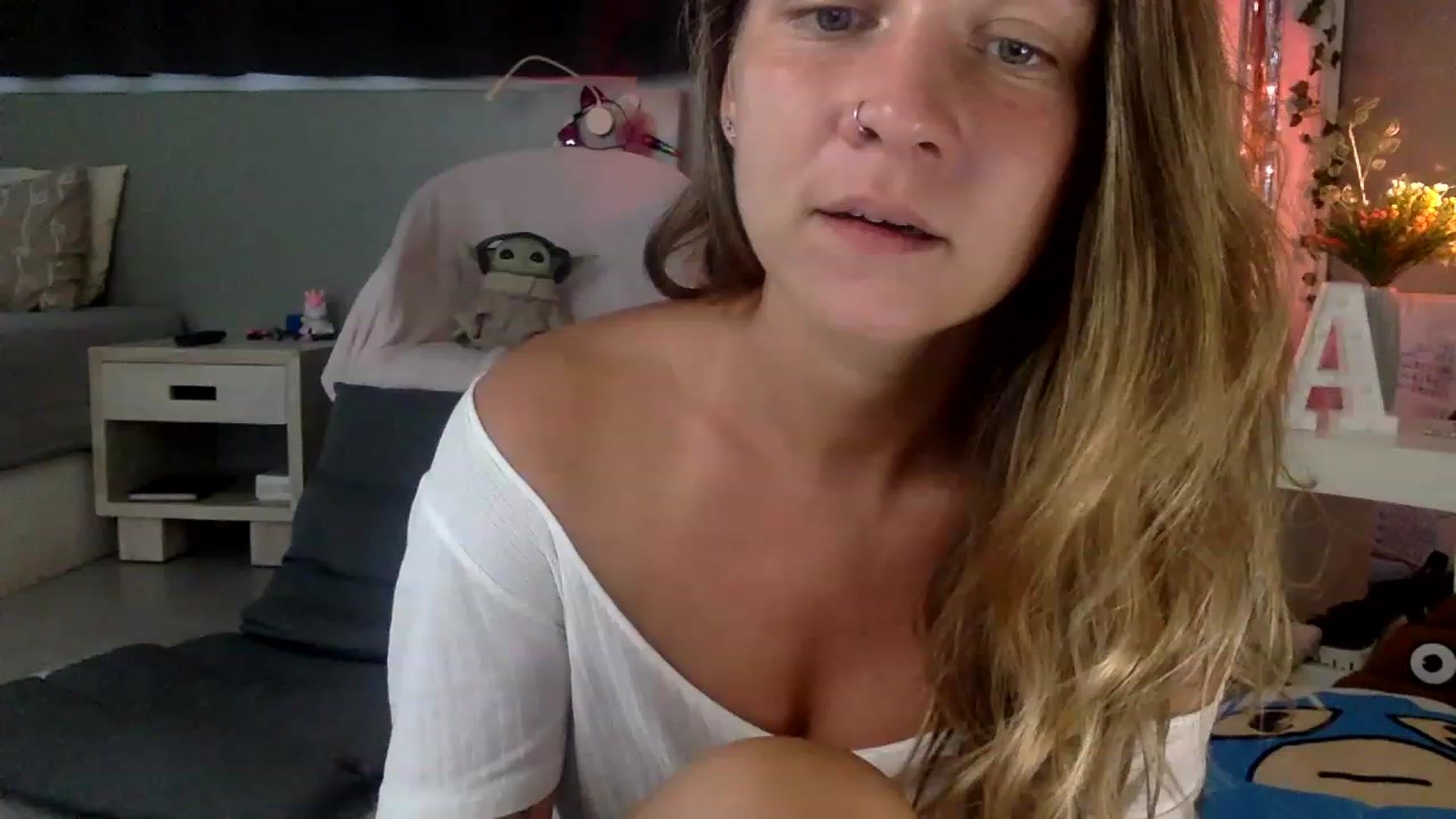 Gallery image thumbnail from Qi_ra's myfreecams stream on, 03/26/2023, 10:20 image 11 of 20