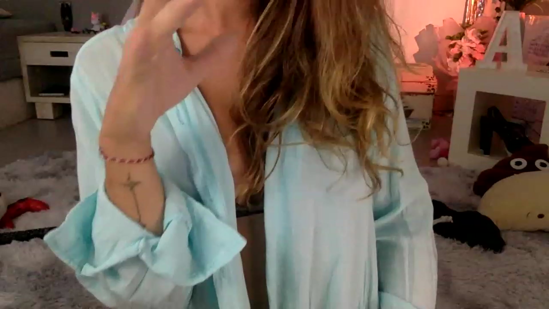 Gallery image thumbnail from Qi_ra's myfreecams stream on, 04/02/2023, 08:55 image 2 of 20