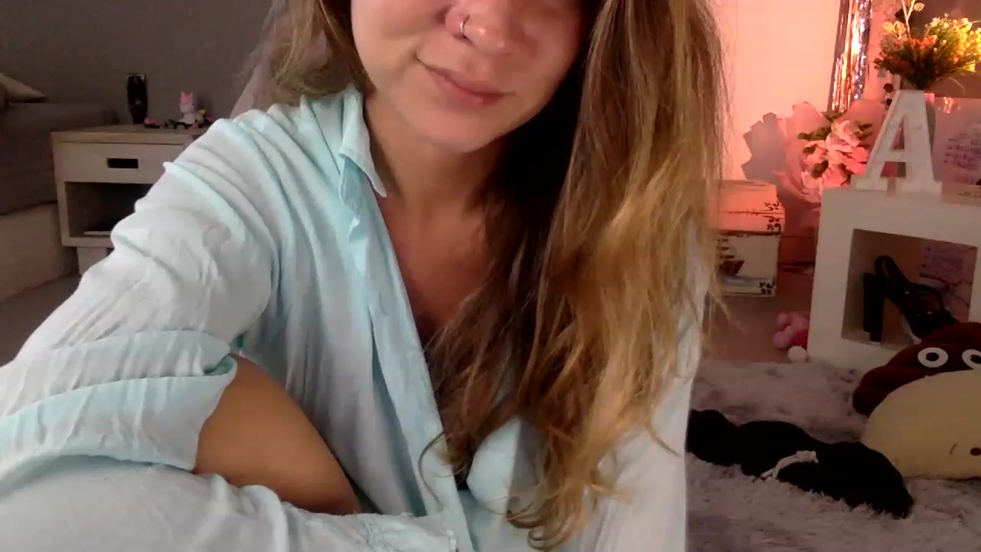 Gallery image thumbnail from Qi_ra's myfreecams stream on, 04/02/2023, 08:55 image 18 of 20