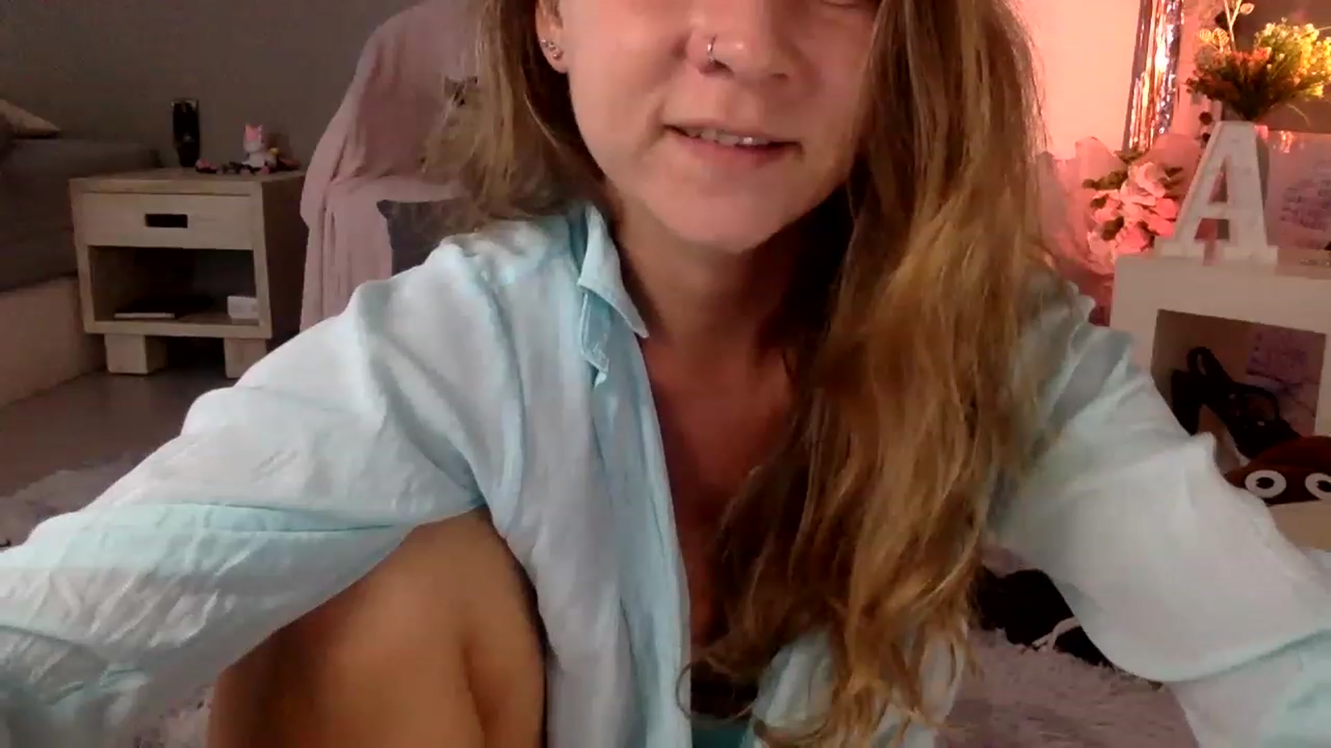 Gallery image thumbnail from Qi_ra's myfreecams stream on, 04/02/2023, 08:55 image 19 of 20