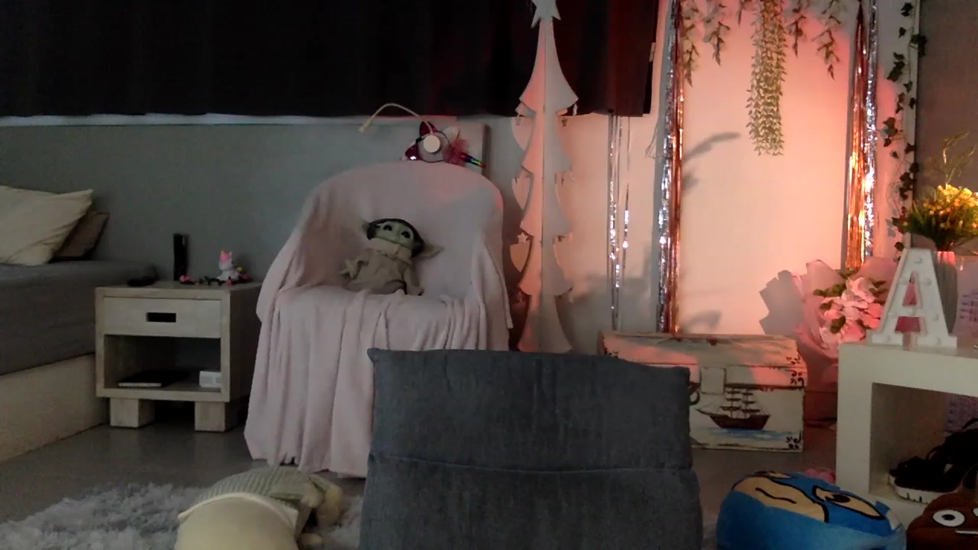 Gallery image thumbnail from Qi_ra's myfreecams stream on, 04/04/2023, 24:30 image 2 of 20