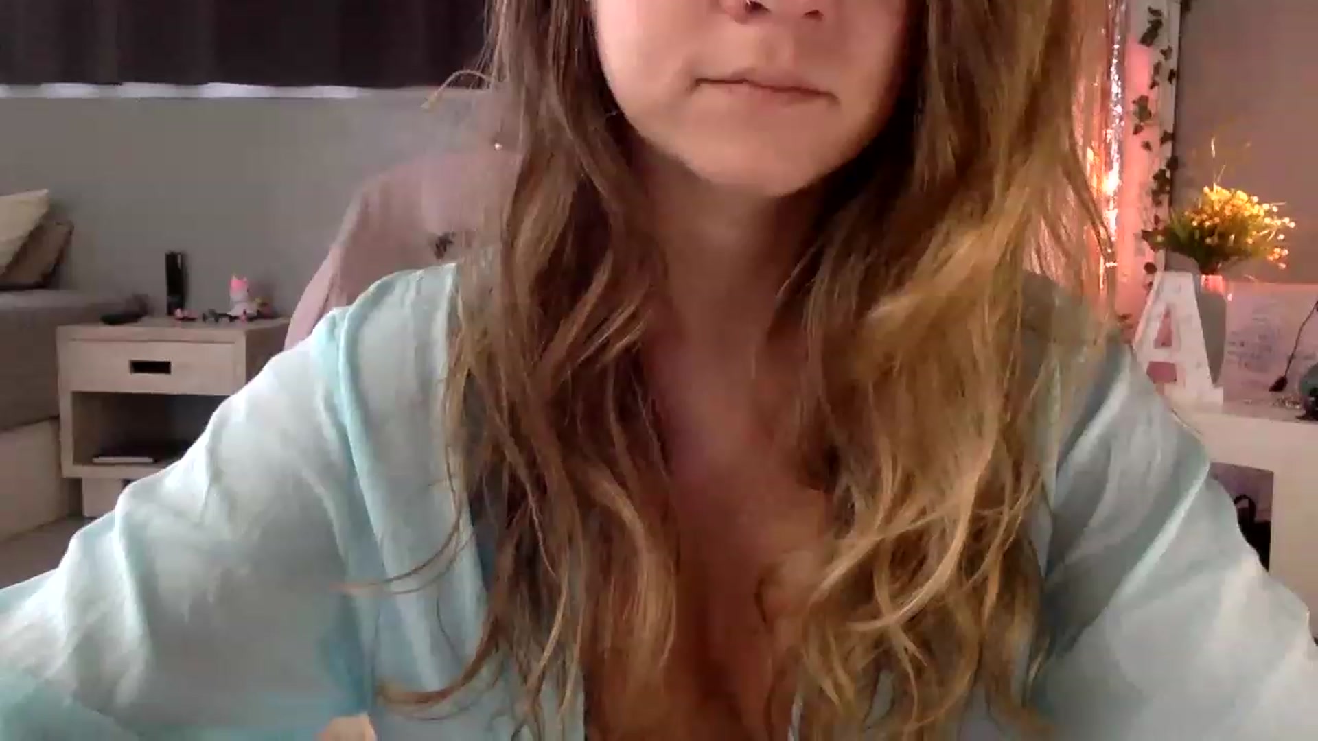 Gallery image thumbnail from Qi_ra's myfreecams stream on, 04/04/2023, 01:15 image 9 of 20