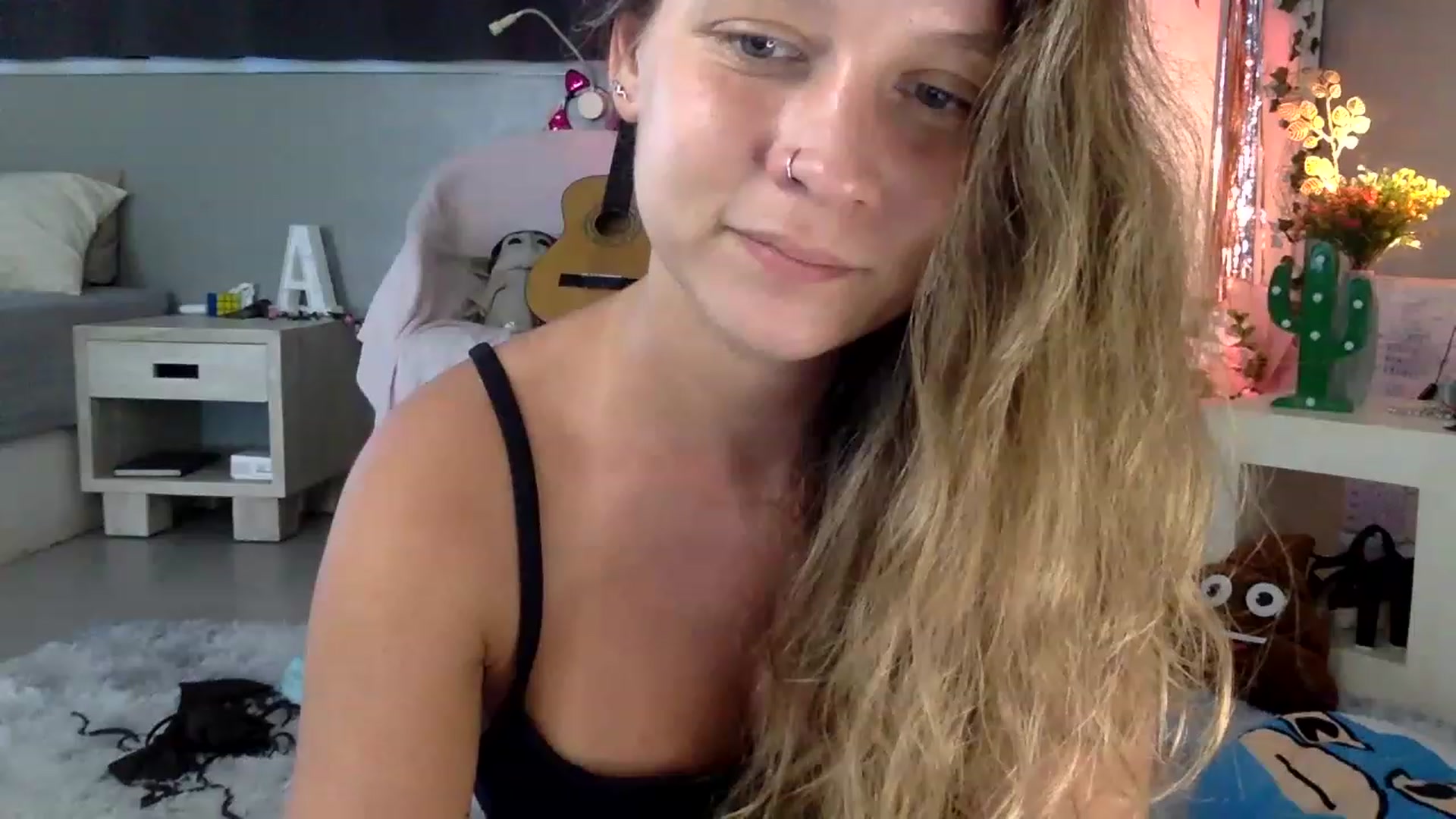 Gallery image thumbnail from Qi_ra's myfreecams stream on, 04/22/2023, 07:05 image 11 of 20