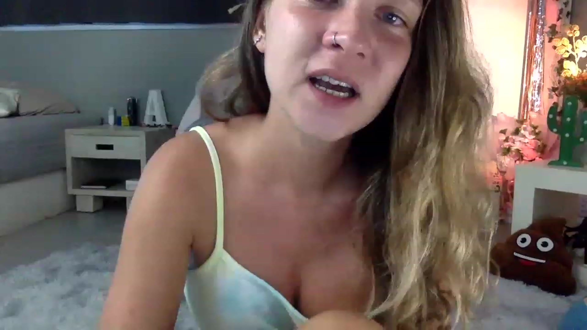 Gallery image thumbnail from Qi_ra's myfreecams stream on, 04/24/2023, 09:51 image 18 of 20