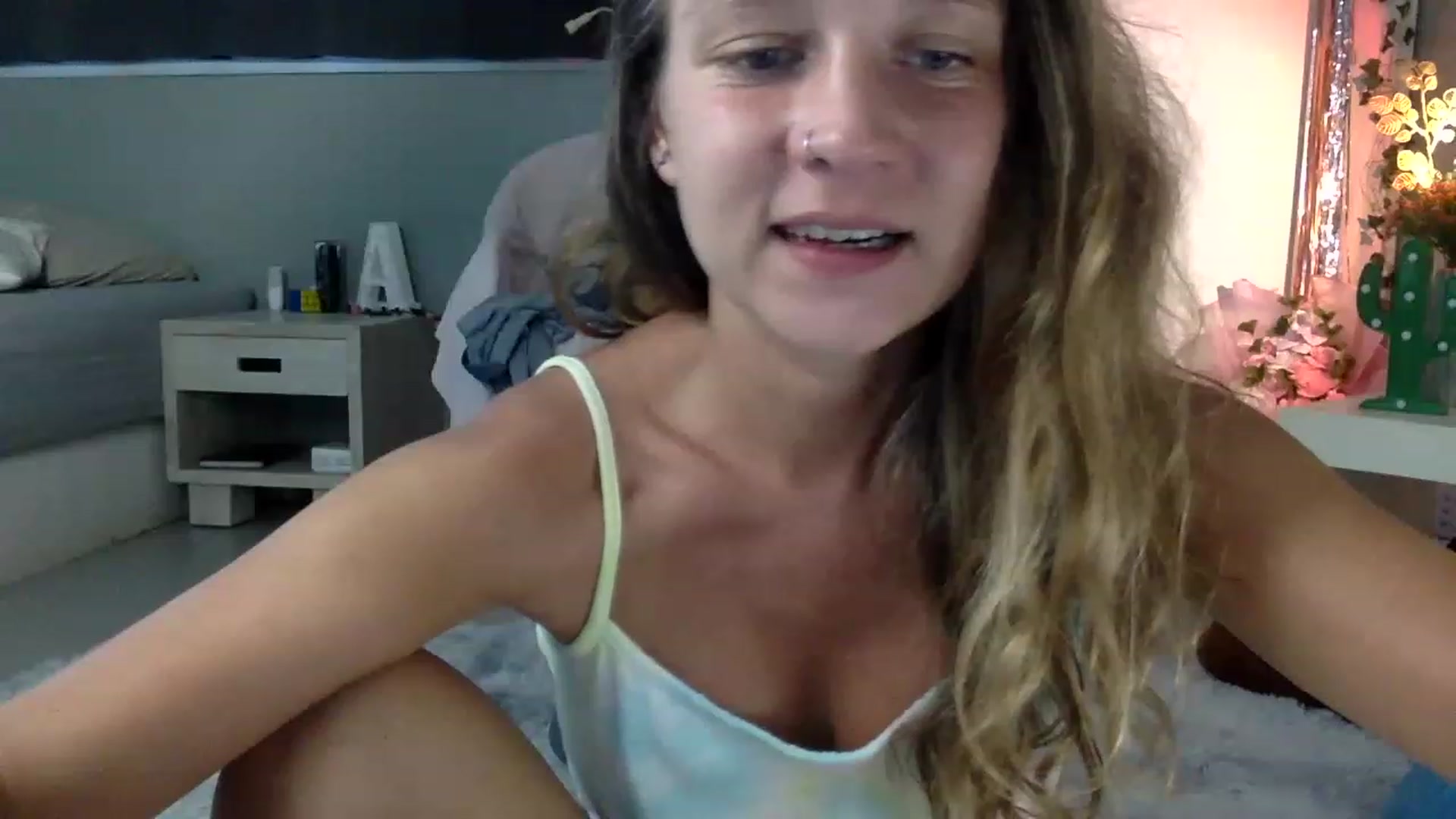 Gallery image thumbnail from Qi_ra's myfreecams stream on, 04/24/2023, 09:51 image 17 of 20