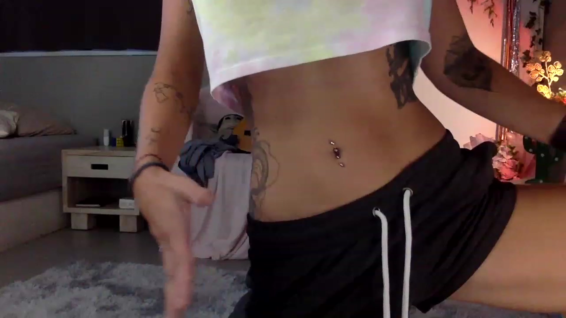 Gallery image thumbnail from Qi_ra's myfreecams stream on, 04/24/2023, 09:51 image 3 of 20