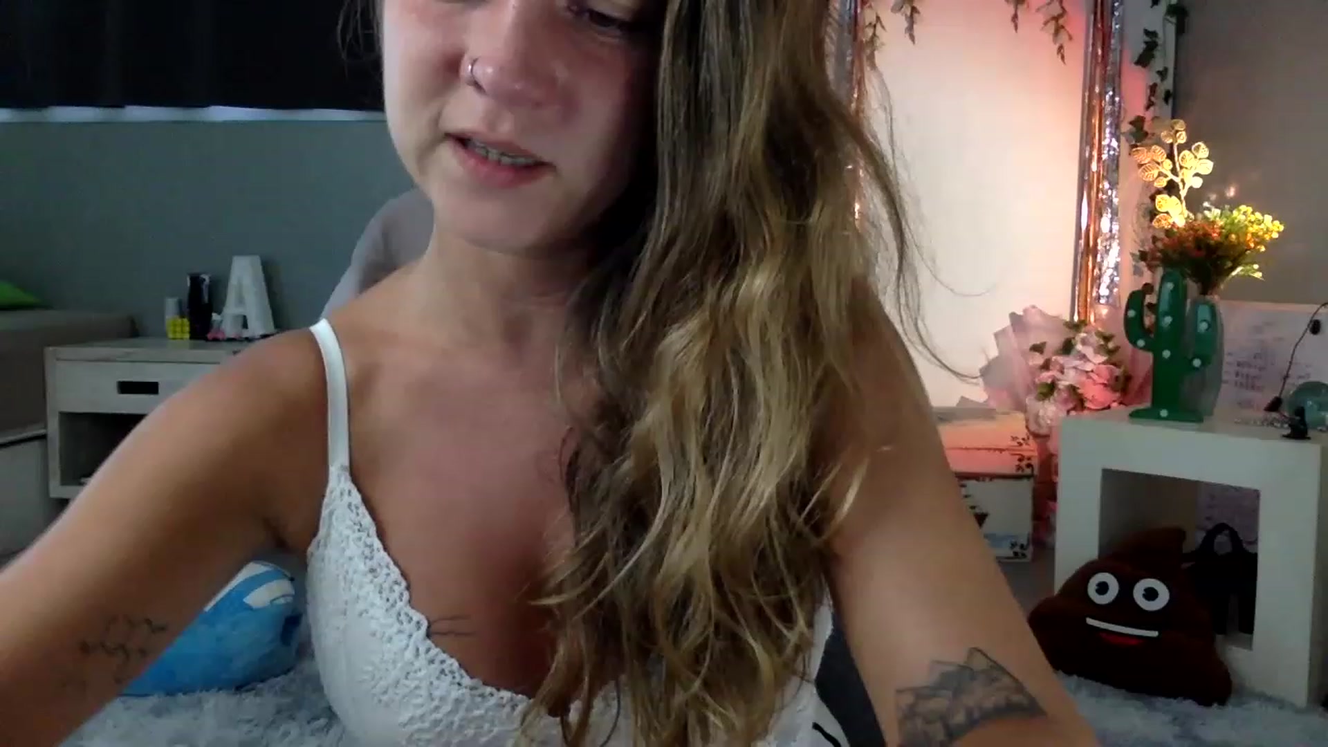 Gallery image thumbnail from Qi_ra's myfreecams stream on, 04/29/2023, 07:54 image 3 of 20