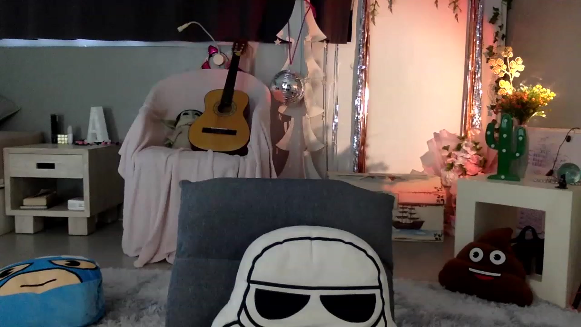 Gallery image thumbnail from Qi_ra's myfreecams stream on, 05/01/2023, 06:36 image 5 of 20
