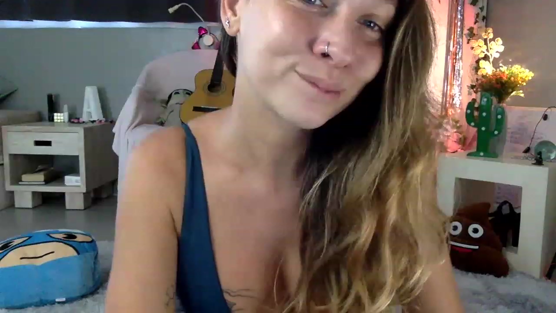 Gallery image thumbnail from Qi_ra's myfreecams stream on, 05/01/2023, 06:36 image 1 of 20